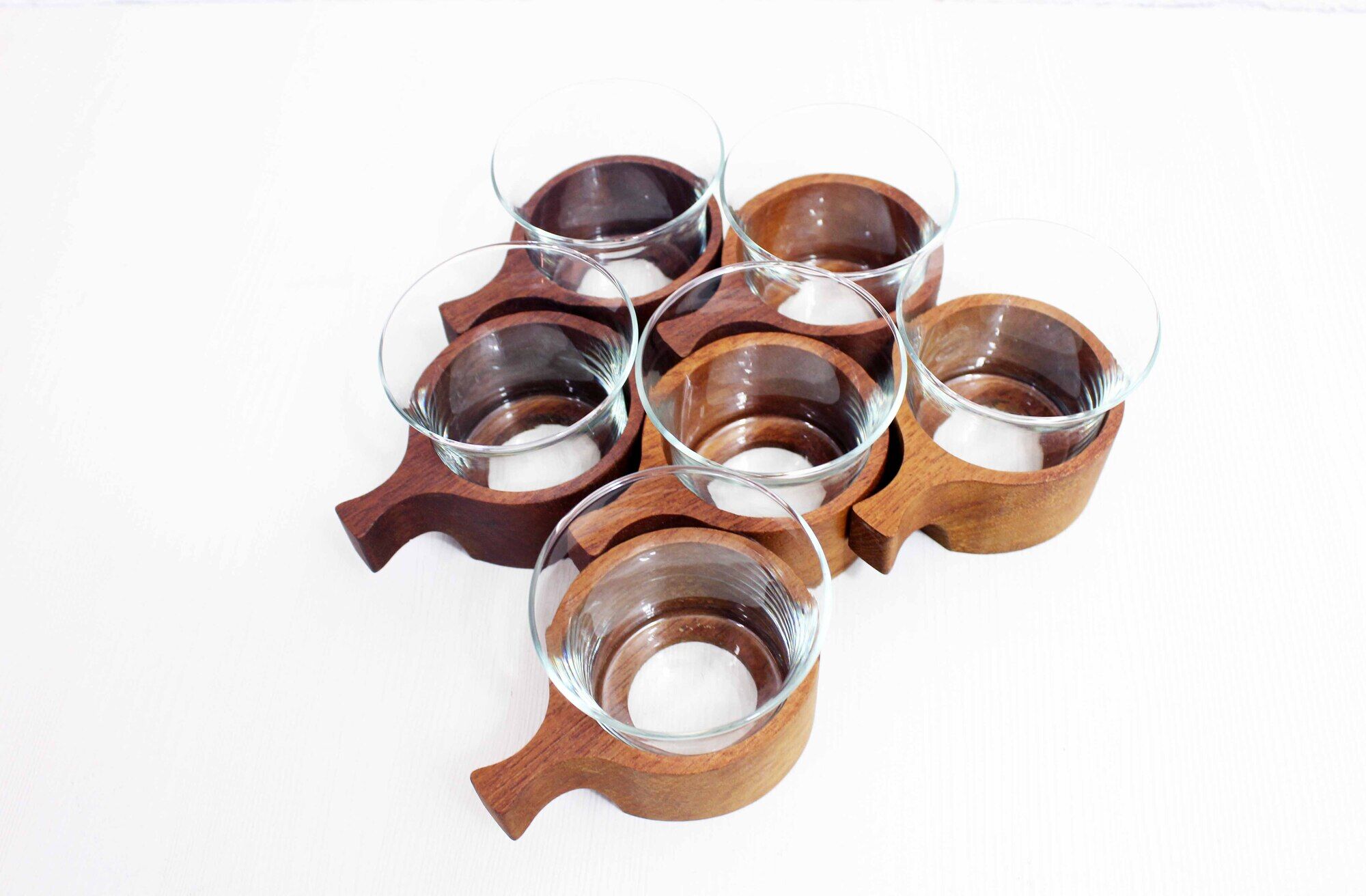 Set of 6 glasses or cups made of glass and teak