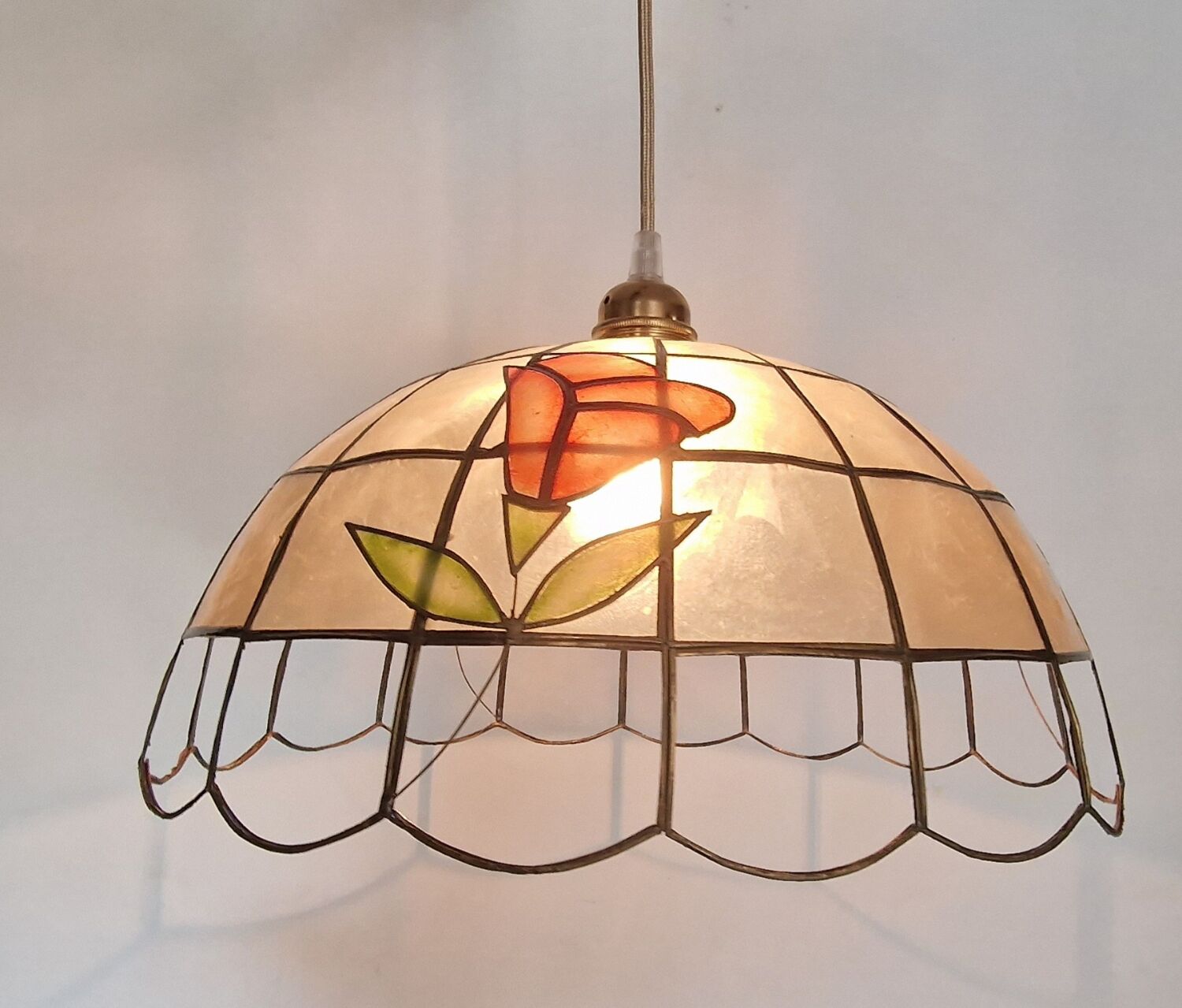 Openwork mother-of-pearl