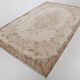 Tapis Aubusson ancien tons beiges et roses, élégant et raffiné, 209x335 Cm