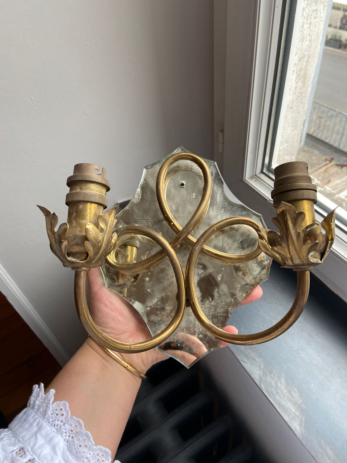 Brass wall lamp and mirror