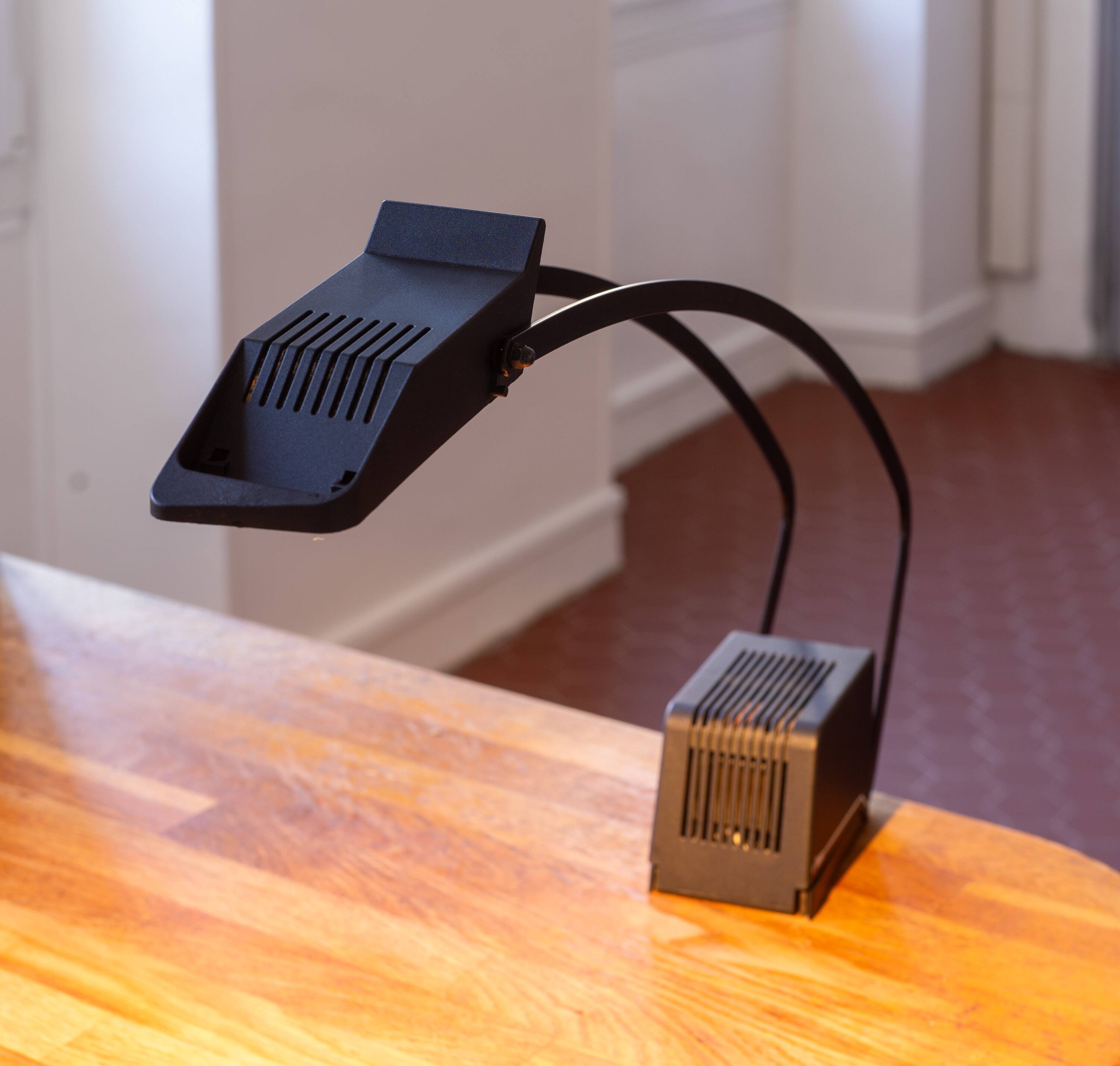 FASE Vintage table lamp from the 80s - Model: Nutria - Good condition