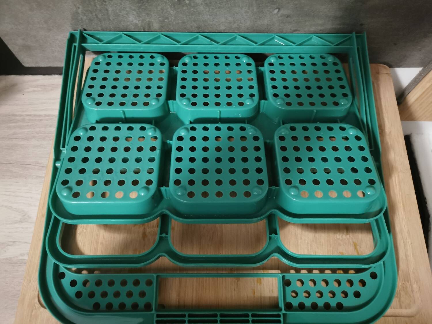 Vintage folding bottle holder