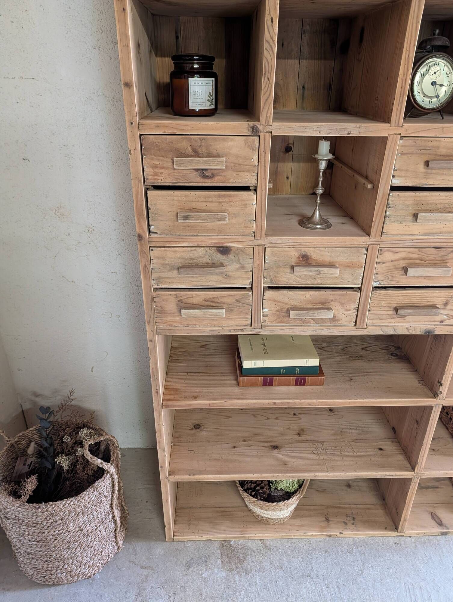 Ancien meuble d'atelier