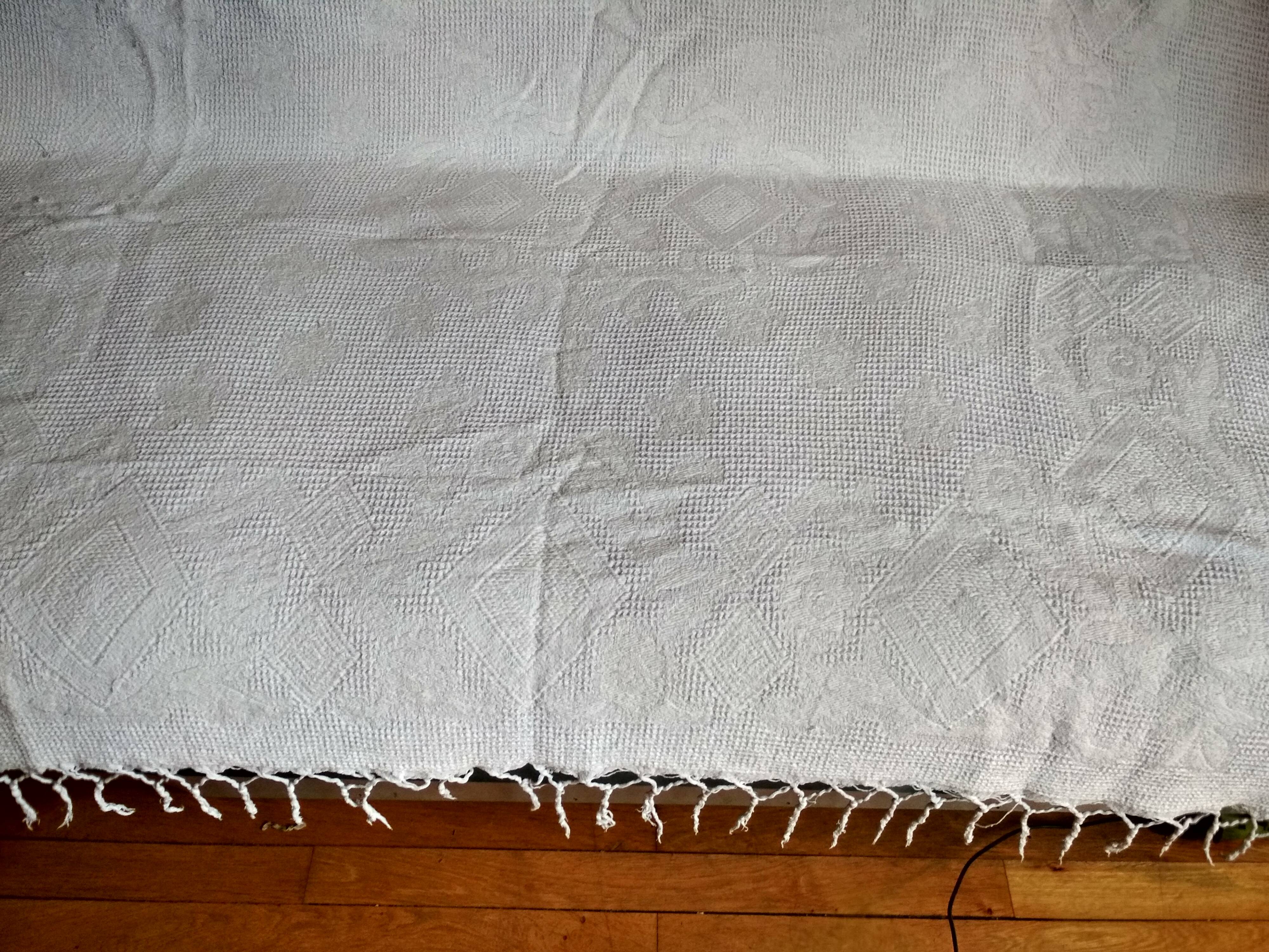 Bedspread in woven white cotton, single bed