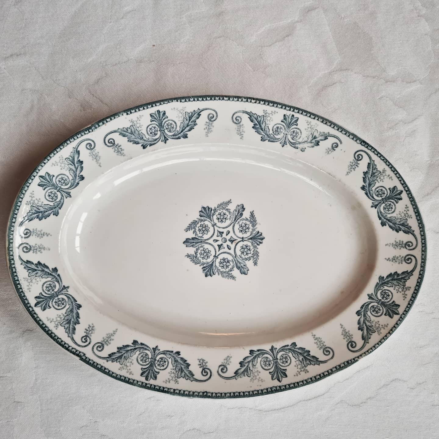 Oval serving dish Malmaison de lunéville