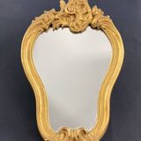 Violin mirror with shell decoration