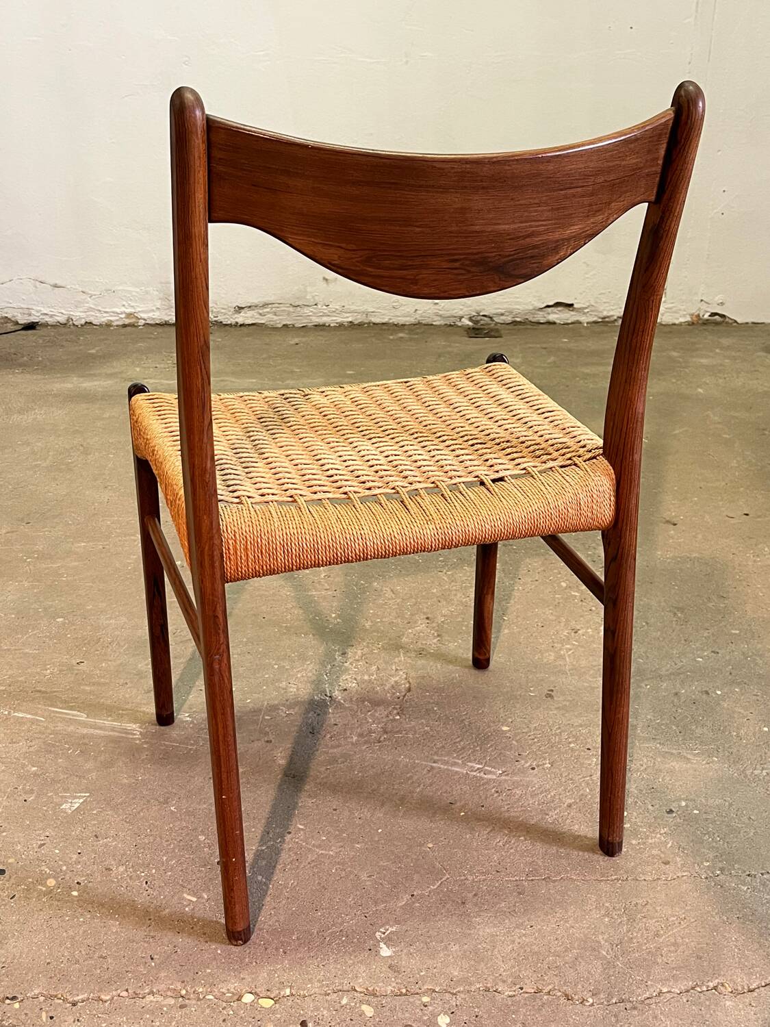 6 Scandinavian chairs in rope