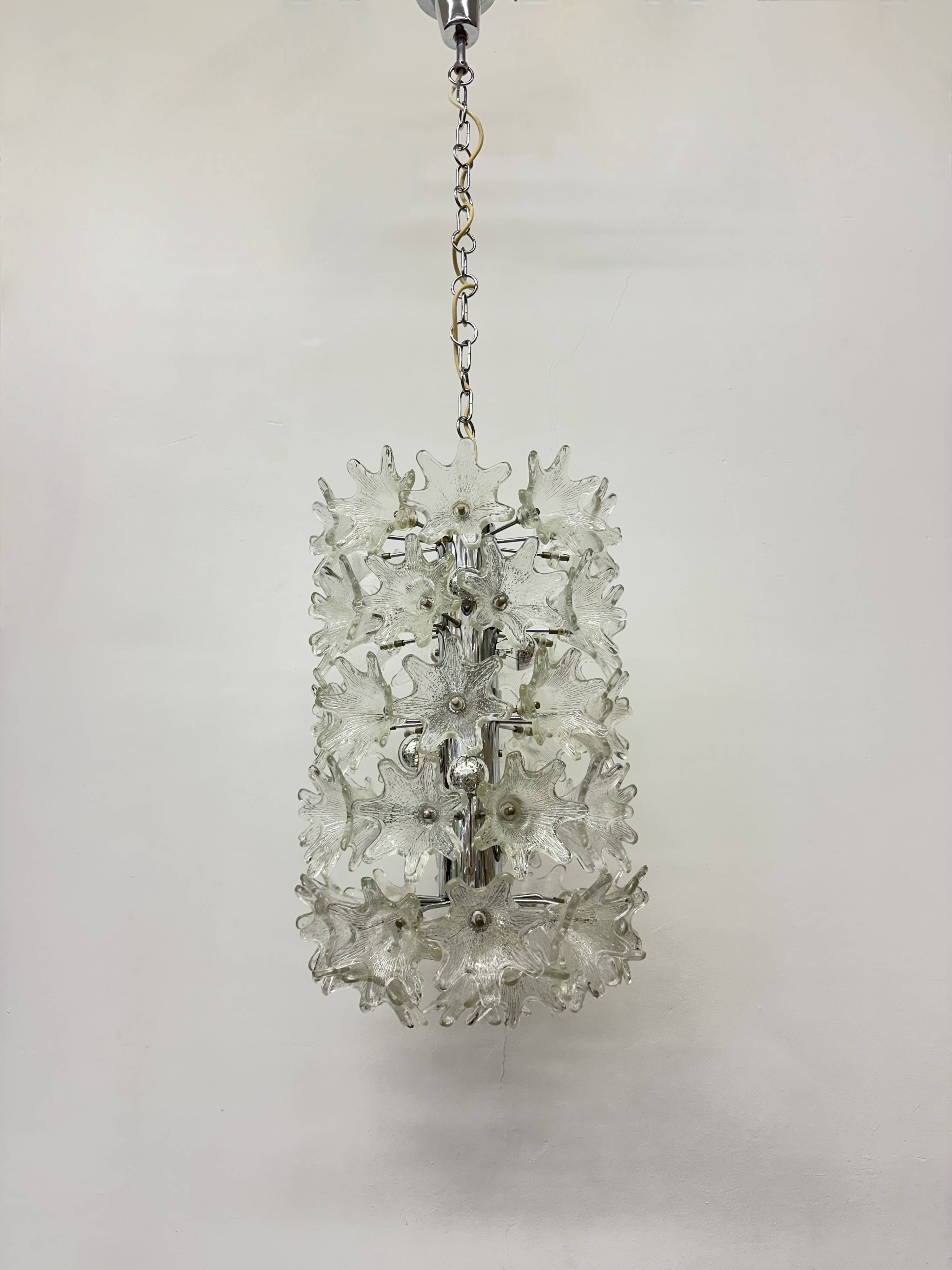 Spectacular Murano glass flower chandelier by Venini for VeArt, Italy 1970s
