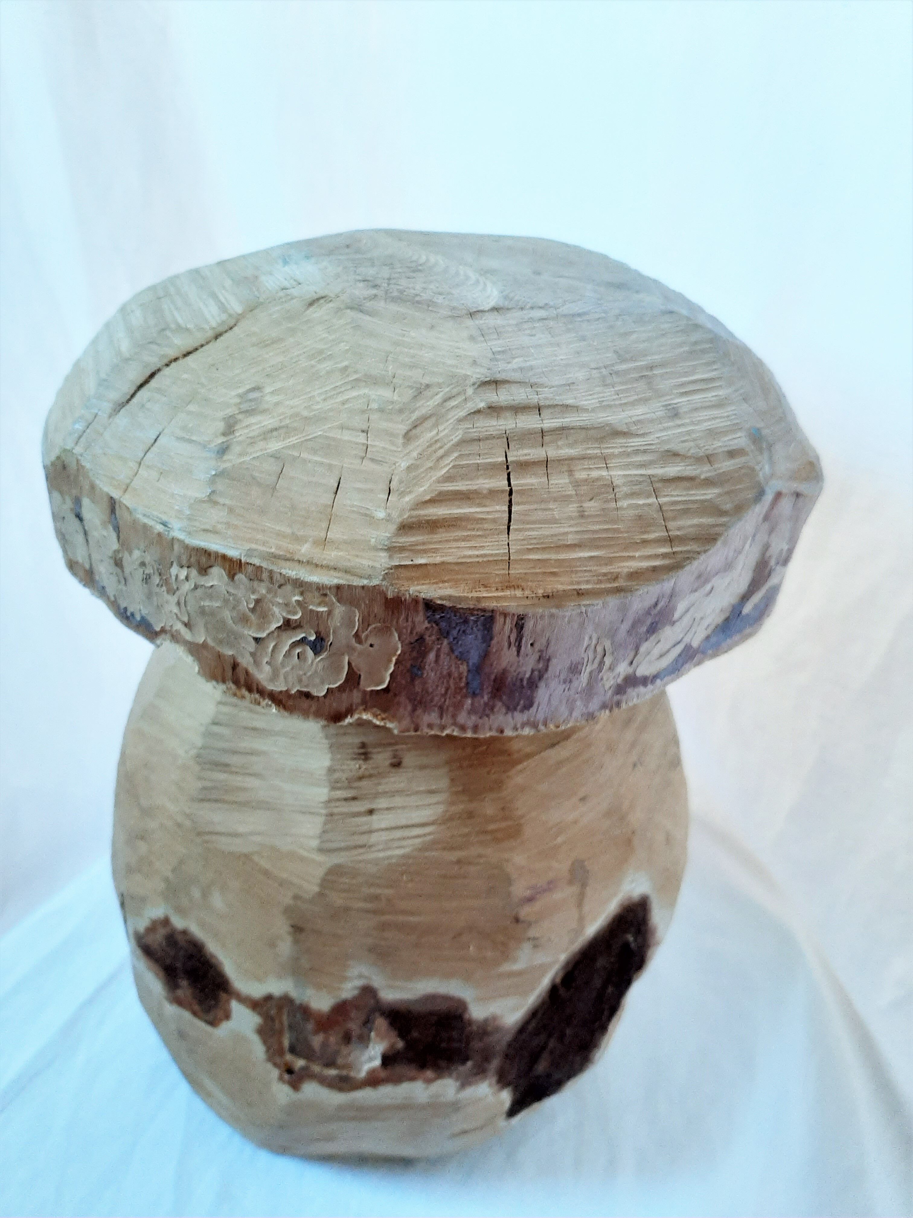 Bolet brutalist stool