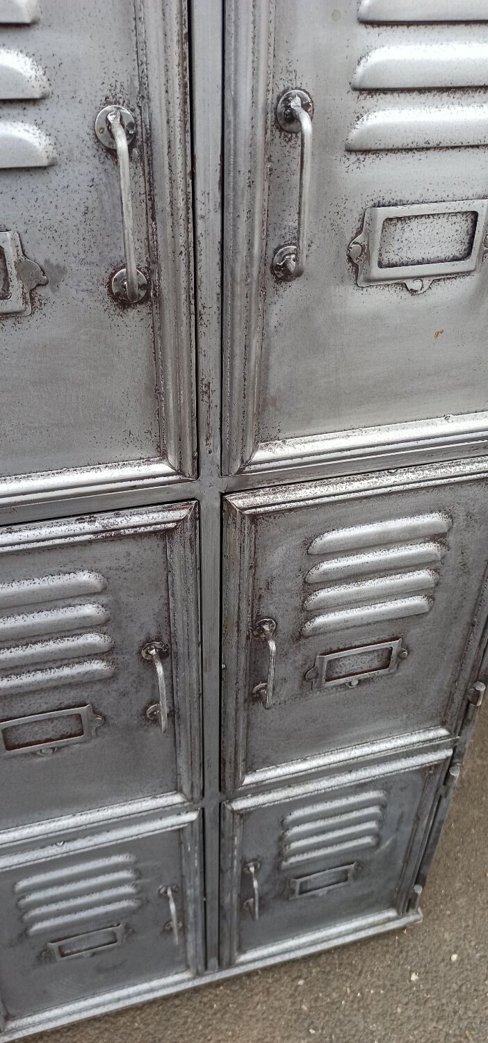 Metal locker
