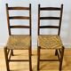 Paire de chaises rustiques en bois et assises paillées