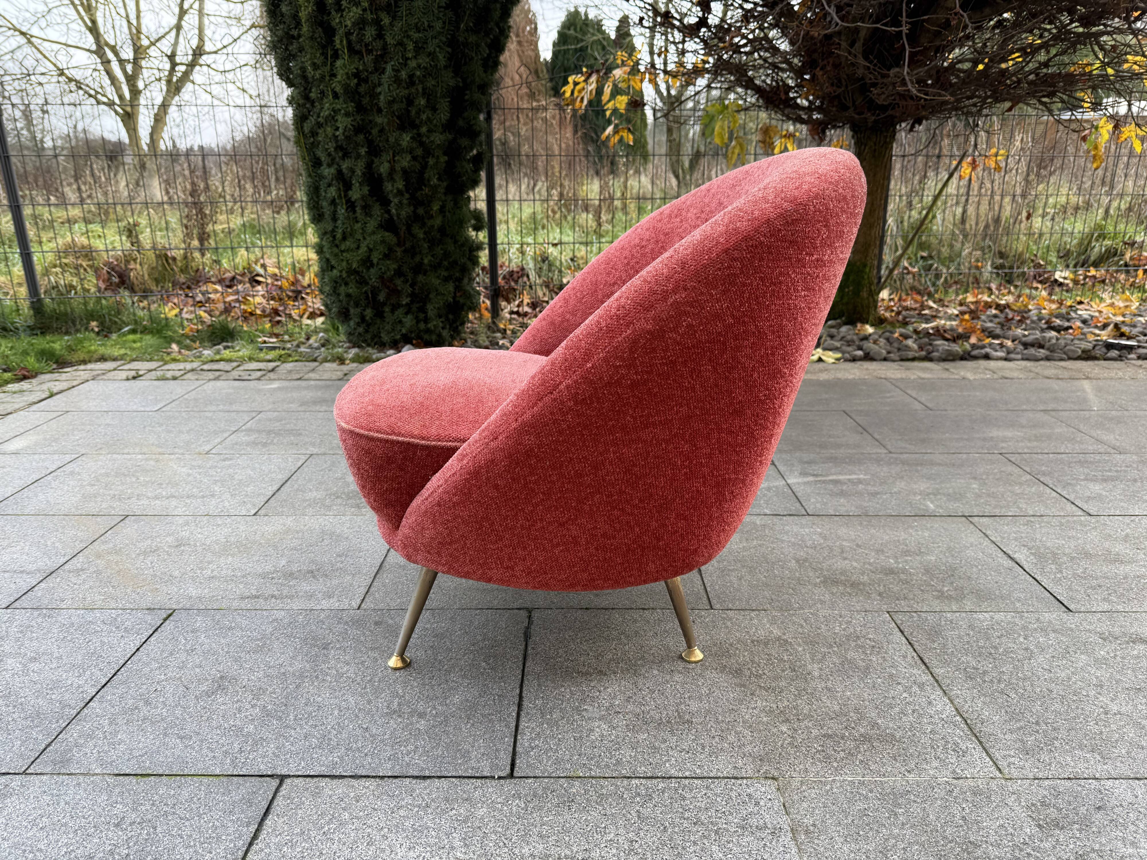 Organic armchair from the 1950s