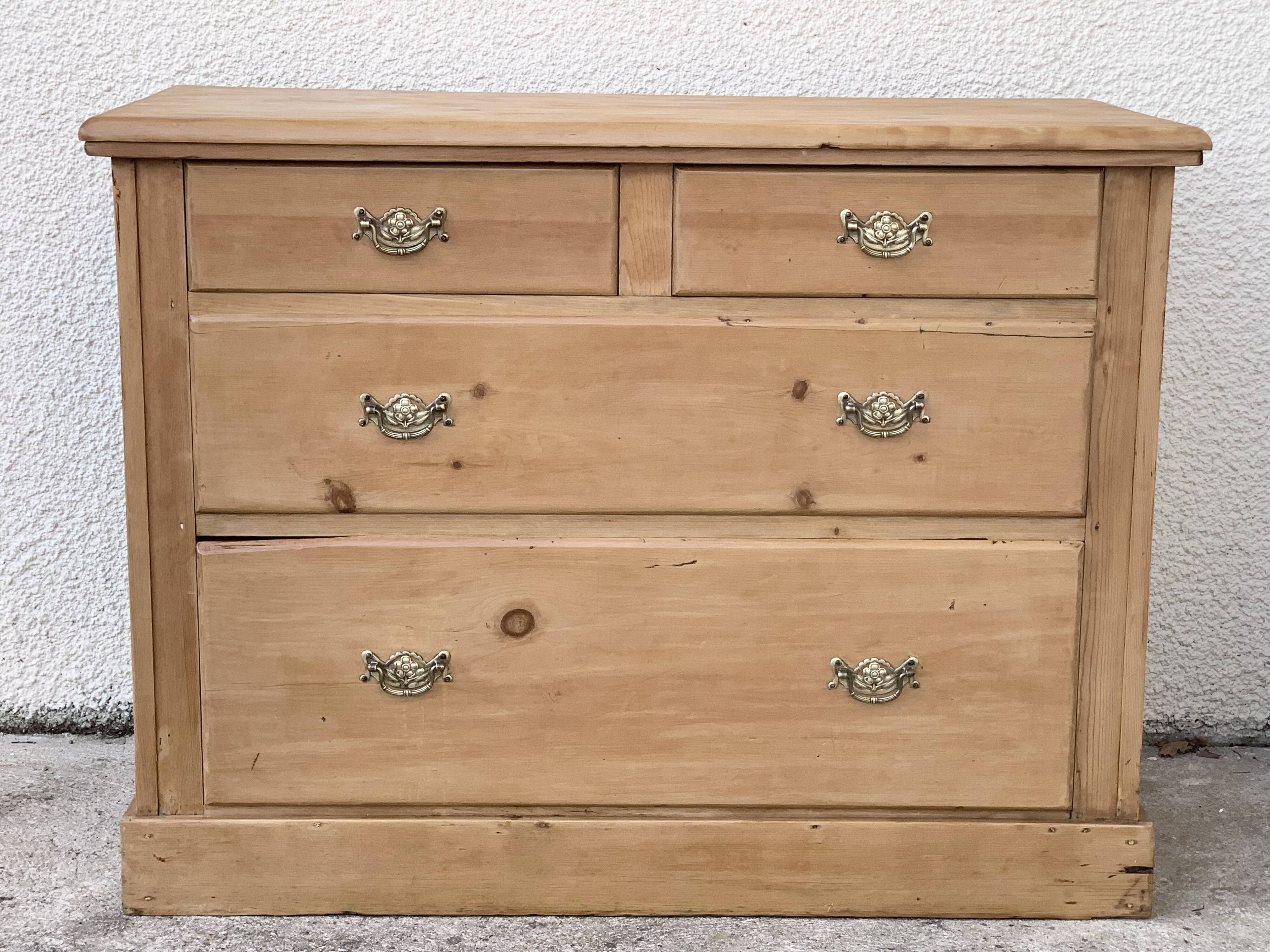 English style chest of drawers 1920 pine and pitchpin