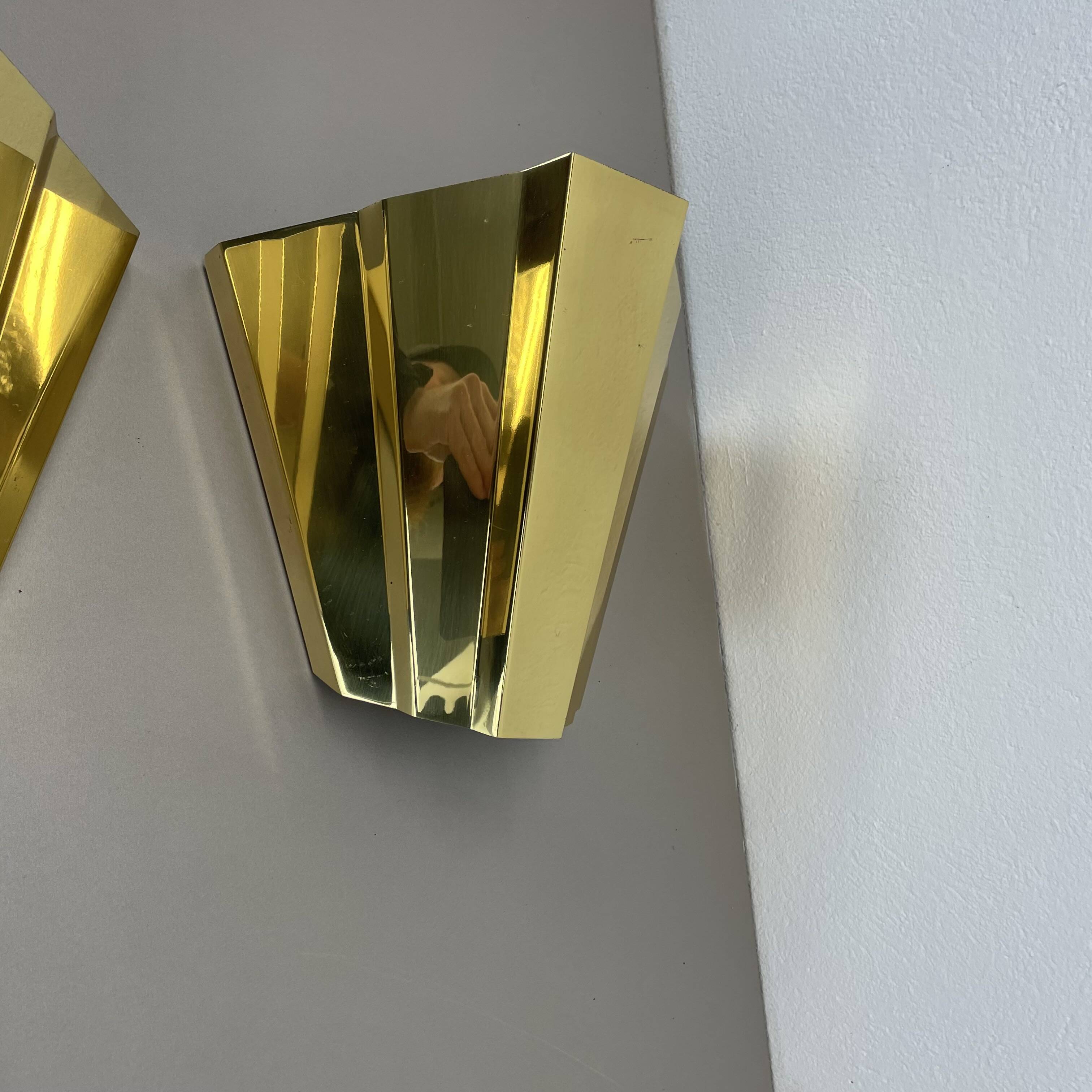 Rare set of 2 cubic solid brass wall light sconces by egoluce, italy 1980s