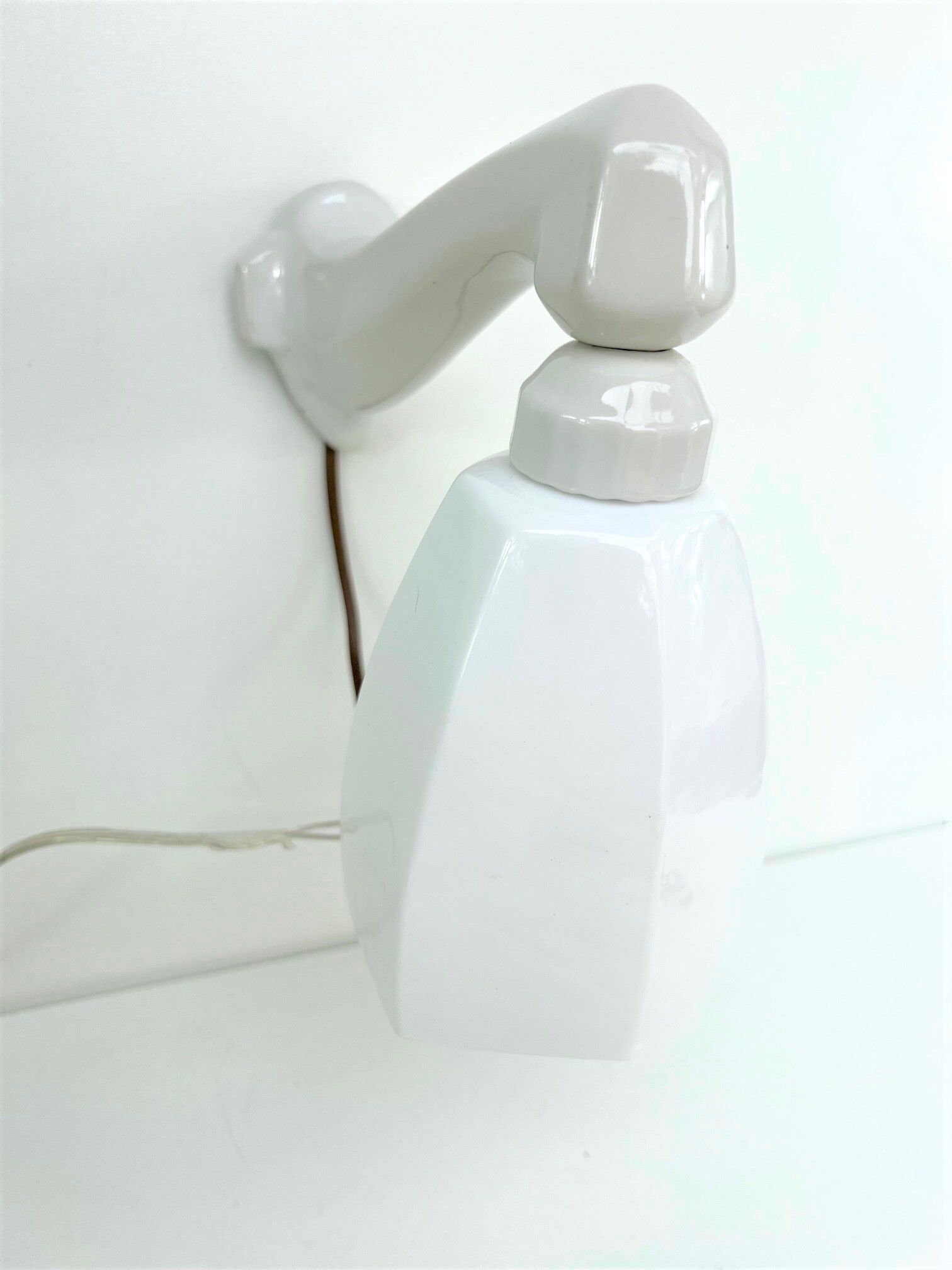 Wall lamp 1930 1940 opaline and porcelain of sarreguemines