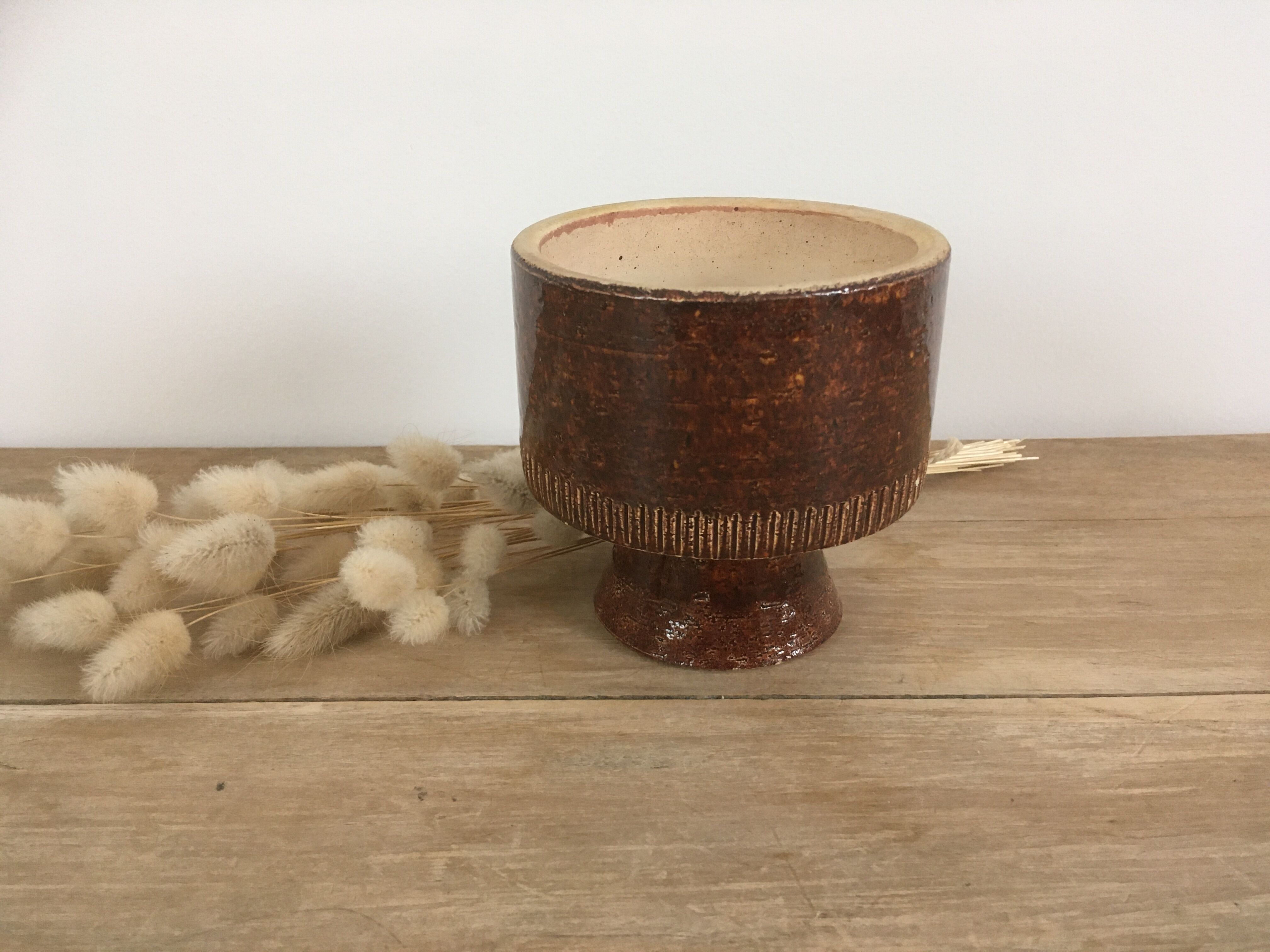 Glazed ceramic stand cup