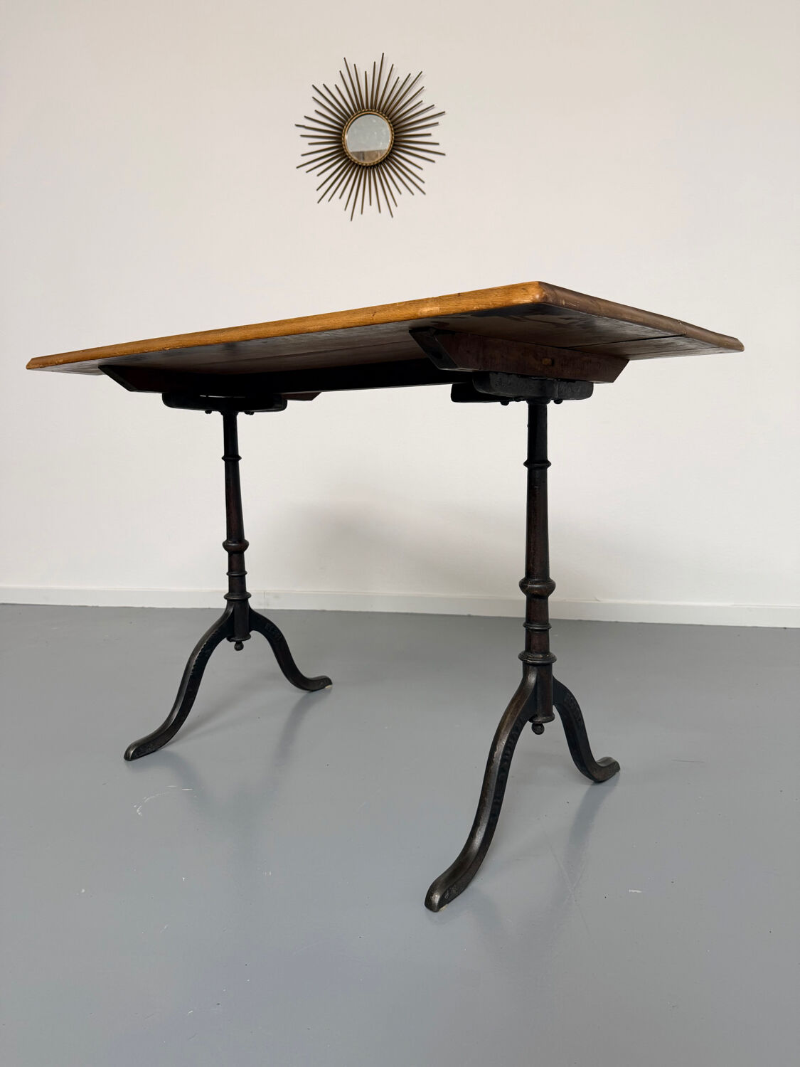 Ancienne table bistrot  Horgen Glarus en bois et fonte début XX eme