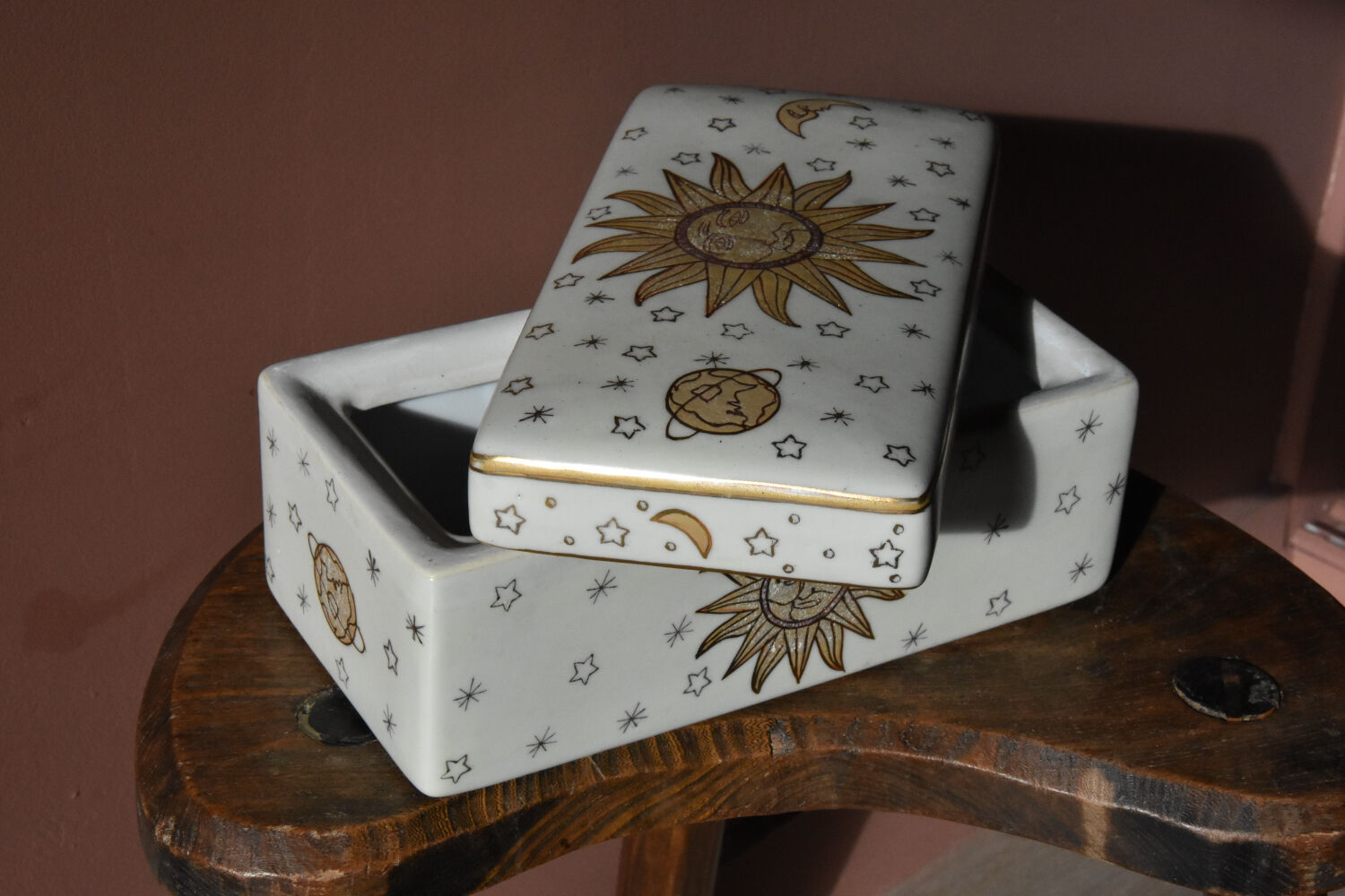 Astral decoration ceramic box