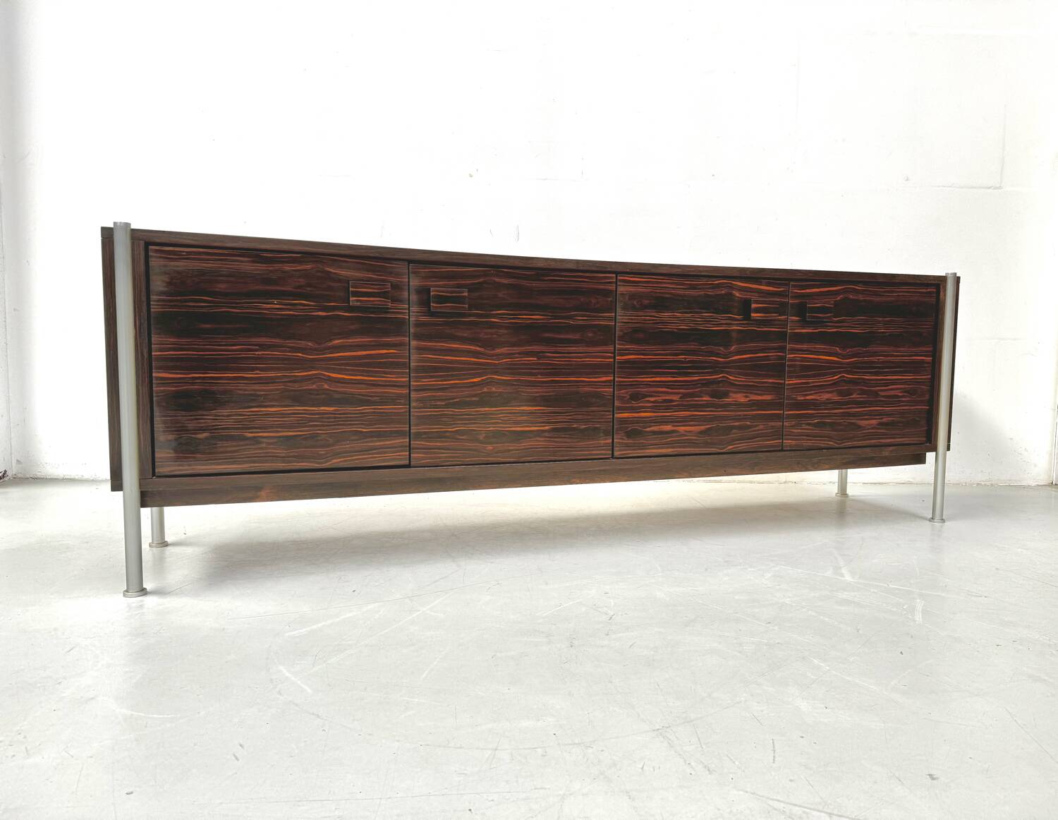 Buffet vintage en palissandre du Brésil, Belgique années 1970.
