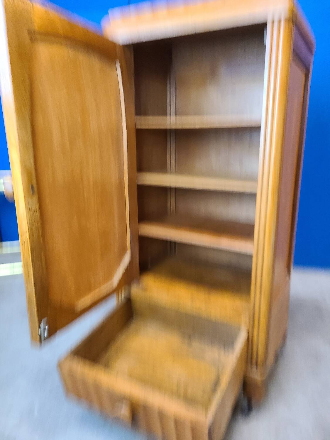 Art Deco serving trolley, cupboard on wheels in light wood.