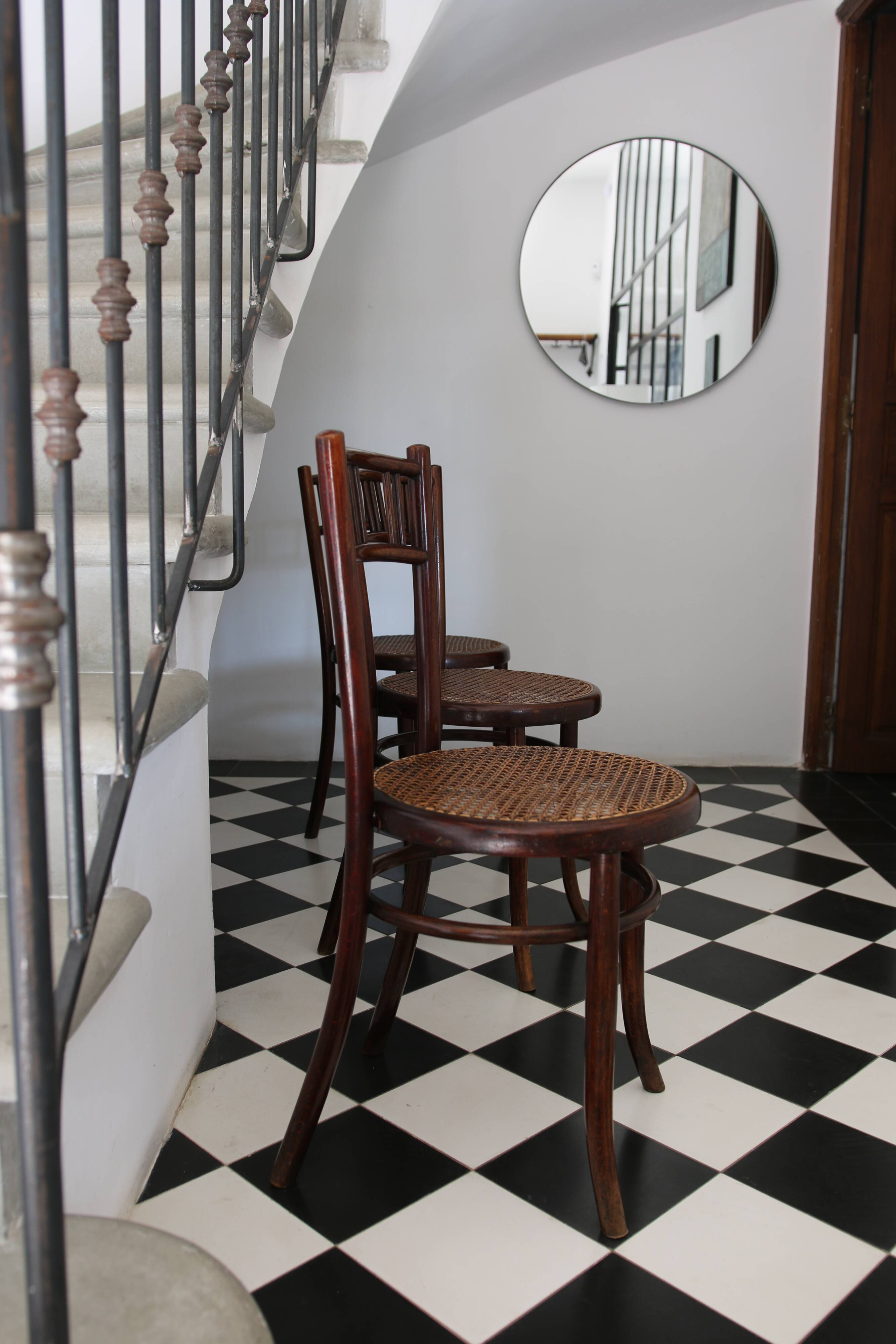 3 chaises bistrot bois courbé, Fischel, fin XIXe - début XXe.