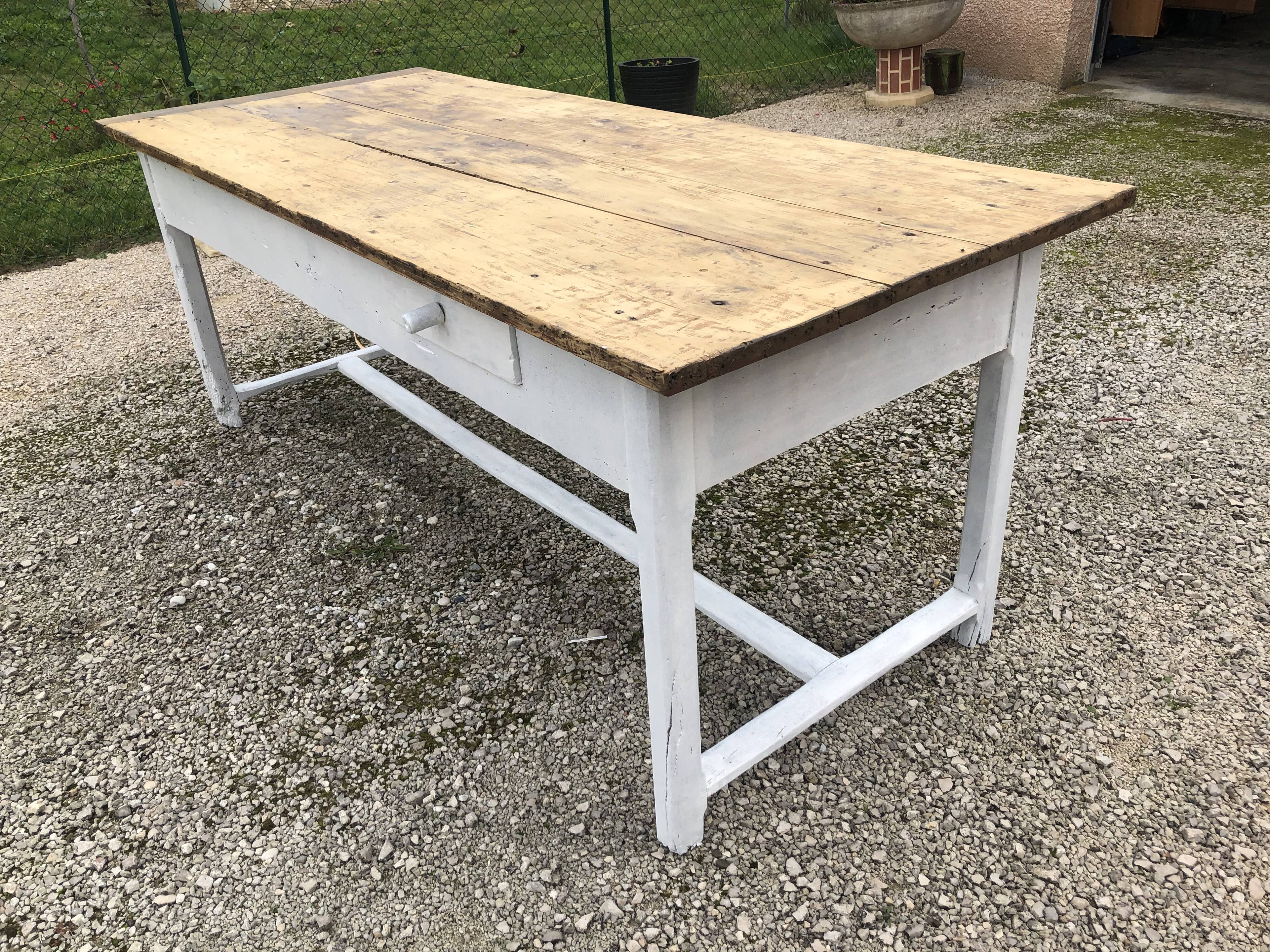 Farm table