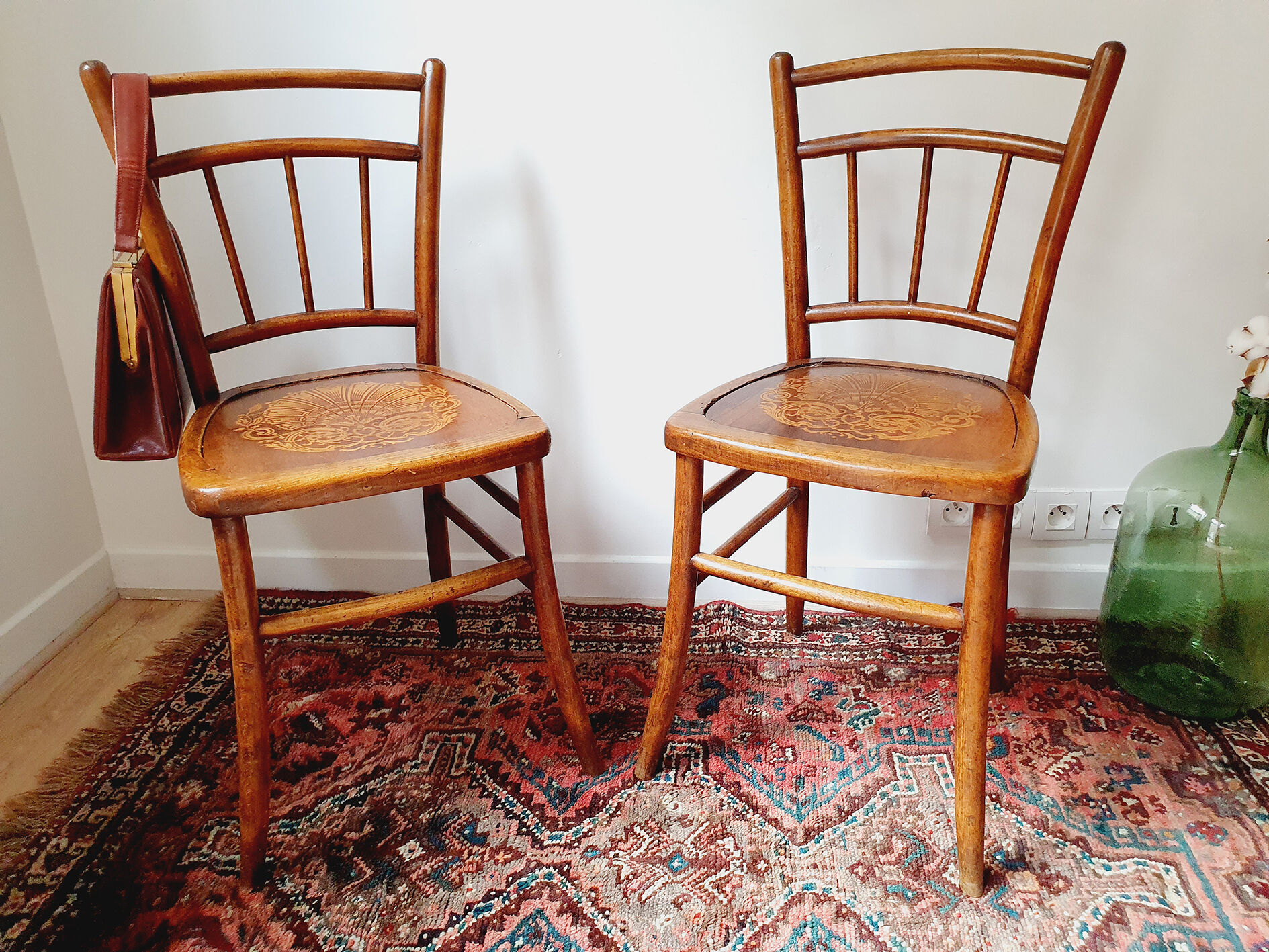 Paire de chaises bistrot art nouveau