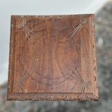 Breton saddle in solid wood with spindle decoration