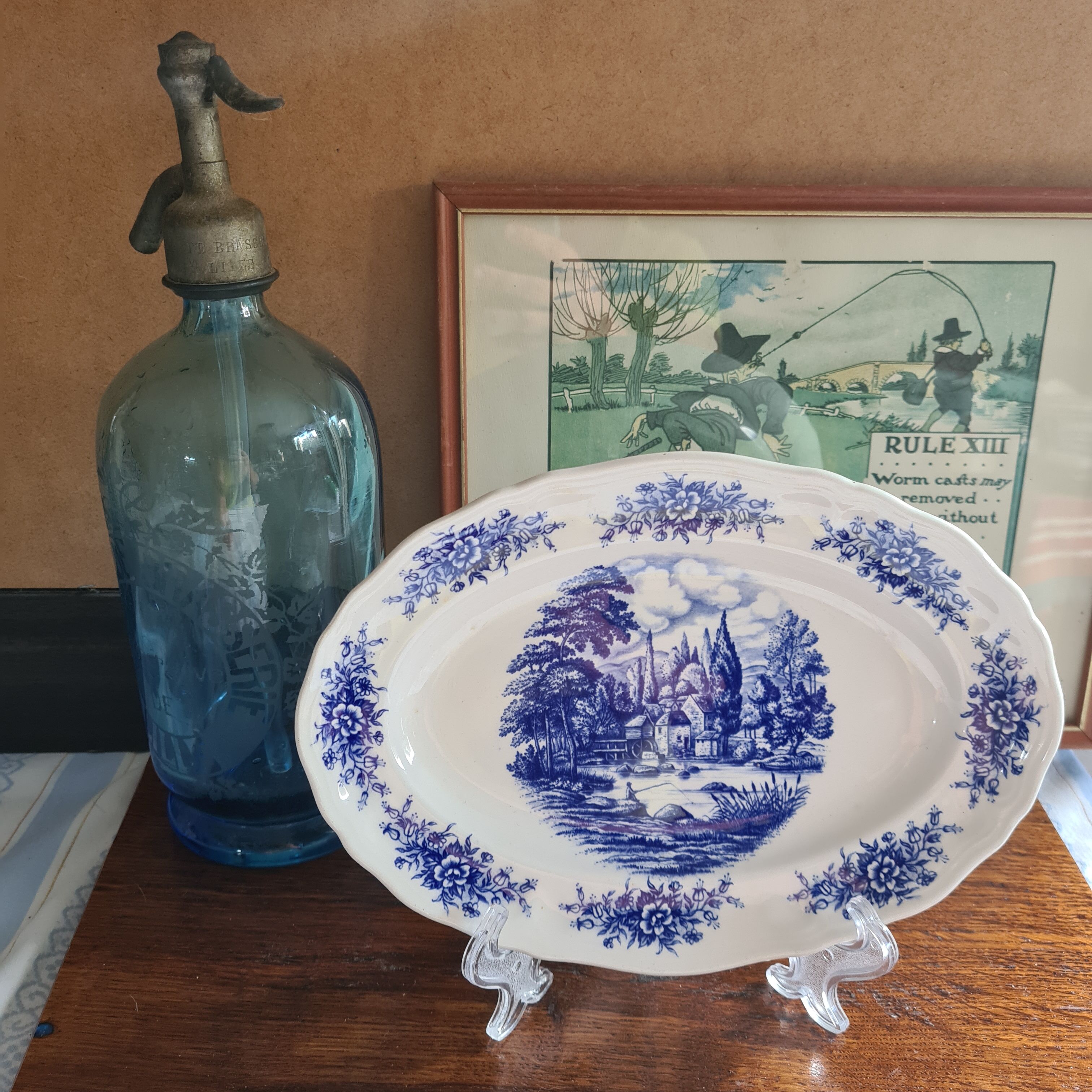 Small oval dish wolf mill model Lima blue décor