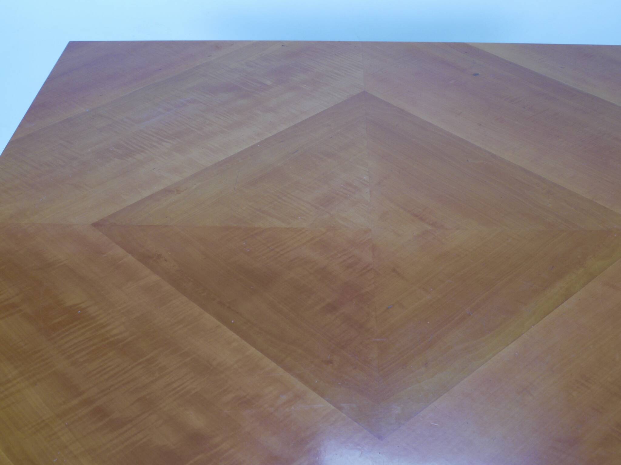 Table en Poirier par Gordon Russell, années 1970