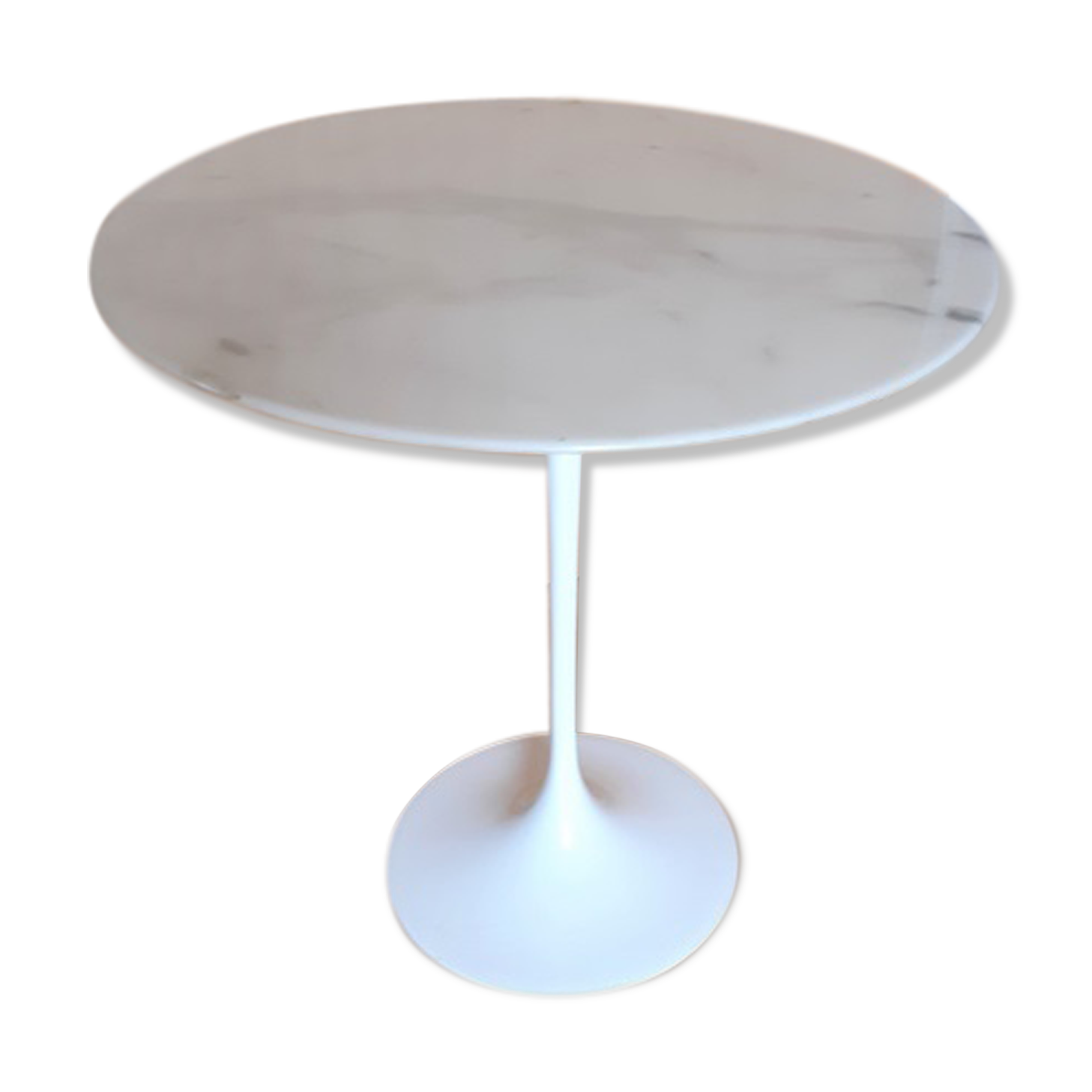Tulip coffee table by Eero Saarinen for Knoll