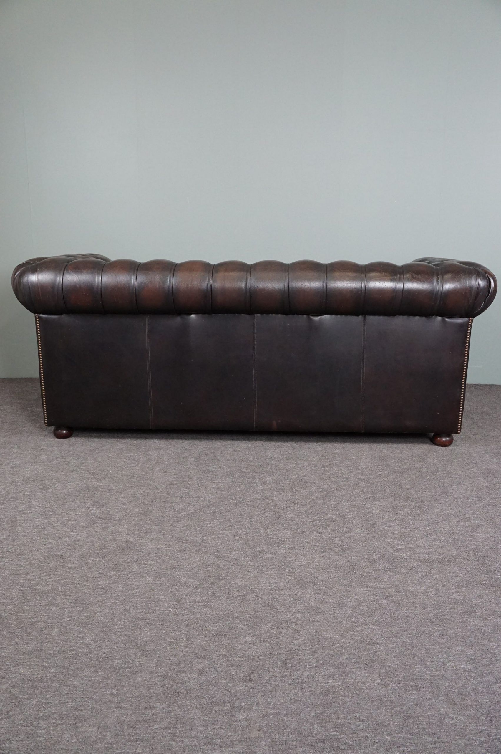 Handmade English cowhide leather Chesterfield sofa