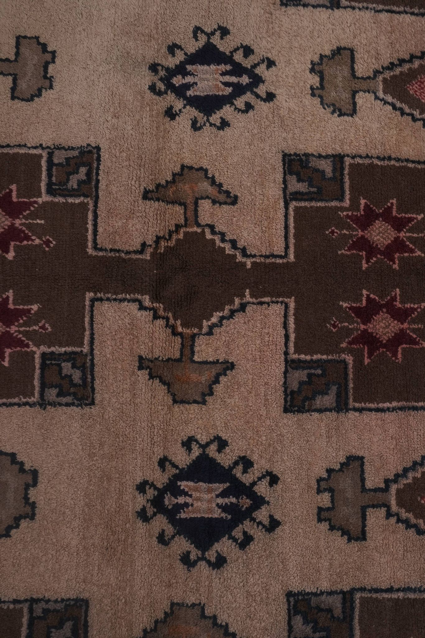 Vintage Turkish rug from Oushak, handwoven 138x244 cm