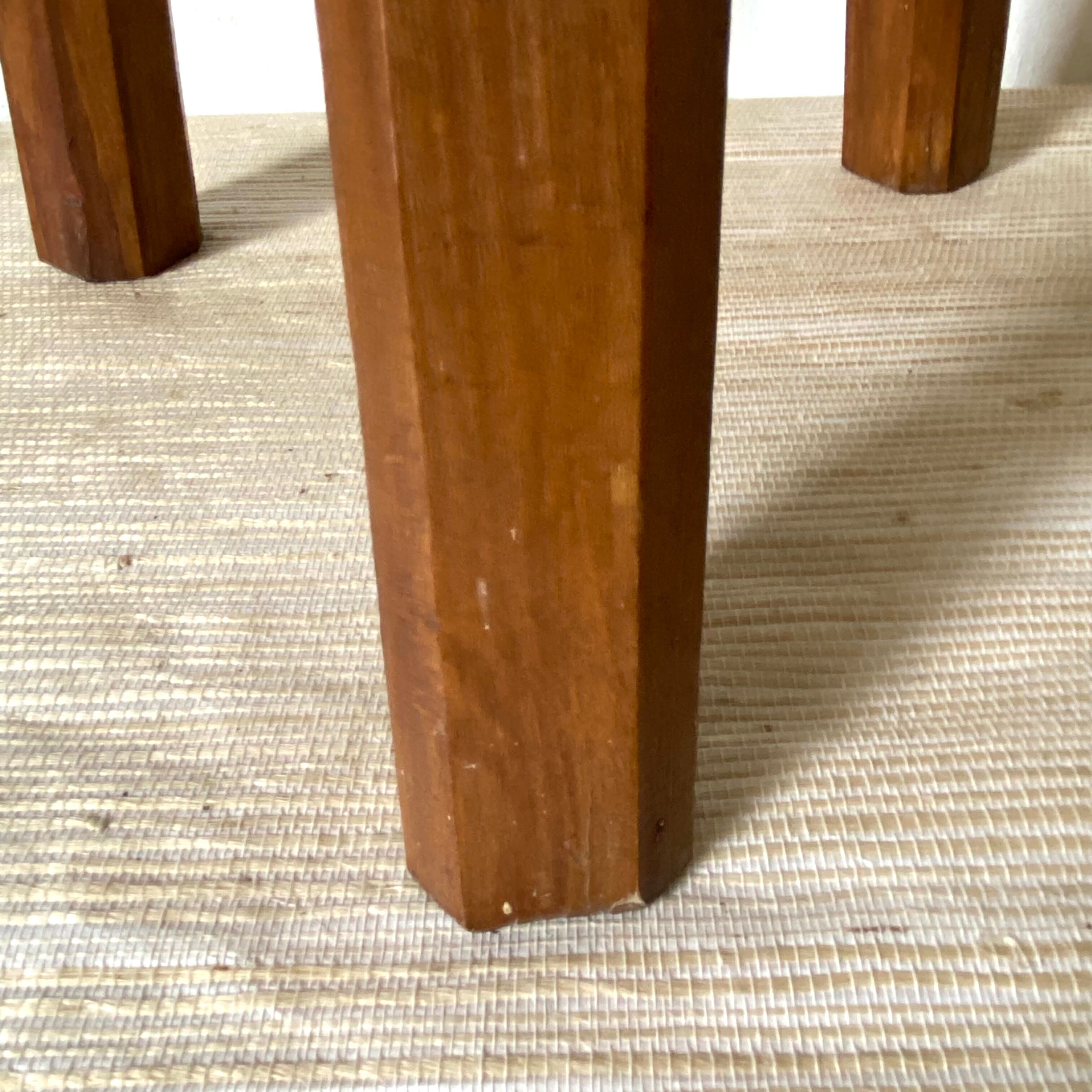 Tabouret en bois tripode ferme vintage