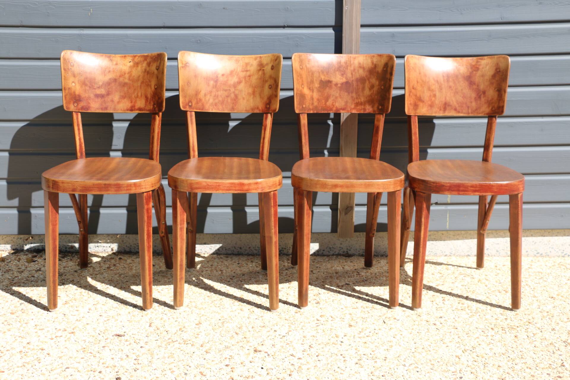 Série de 6 chaises bistrot foncées 1940