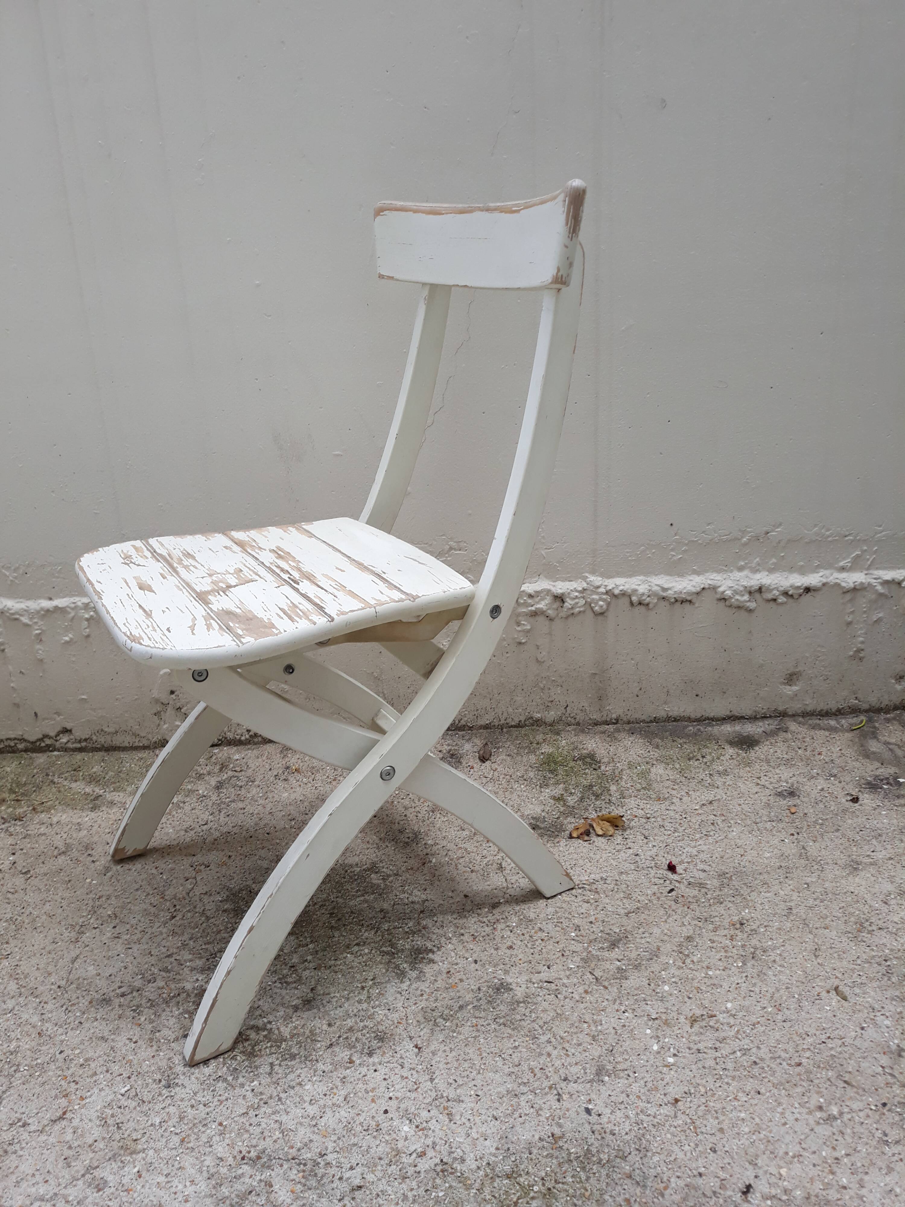 Lot of 4 folding chairs in shabby wood