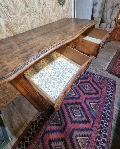 19th century Parisian chest of drawers