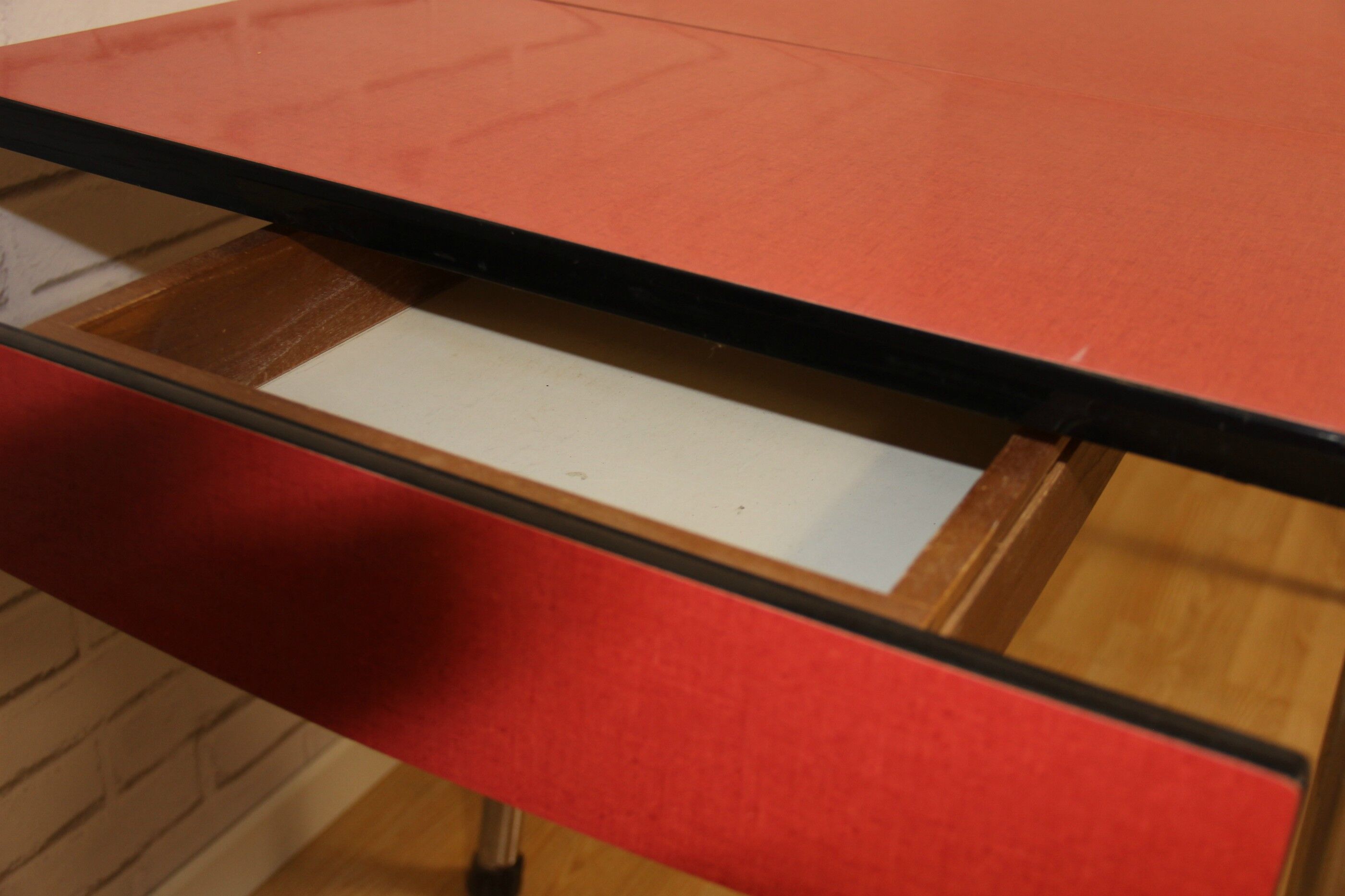 Formica  table