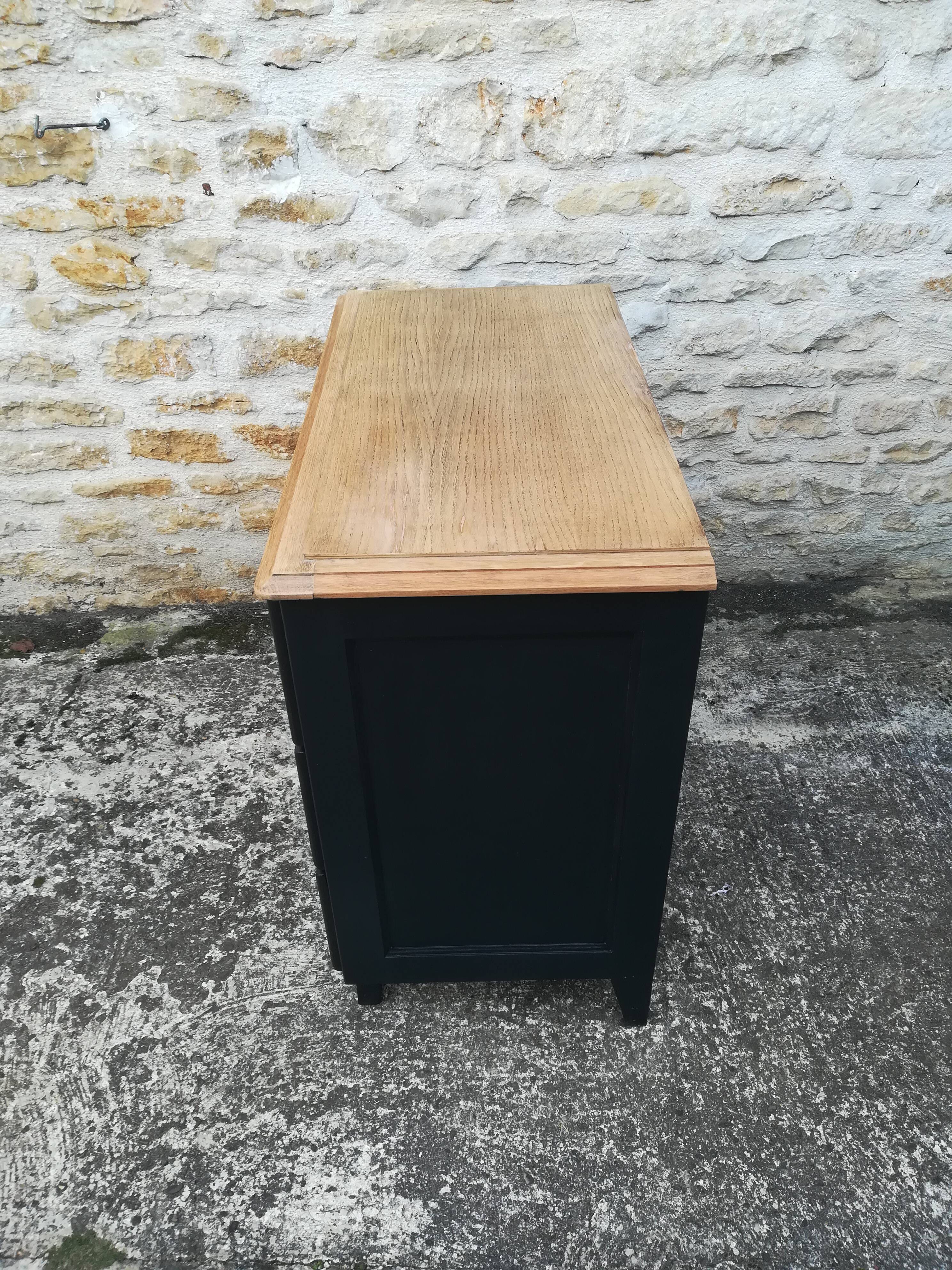 Vintage chest of drawers