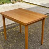Rectangular Scandinavian dining table in wood for 8 people.
