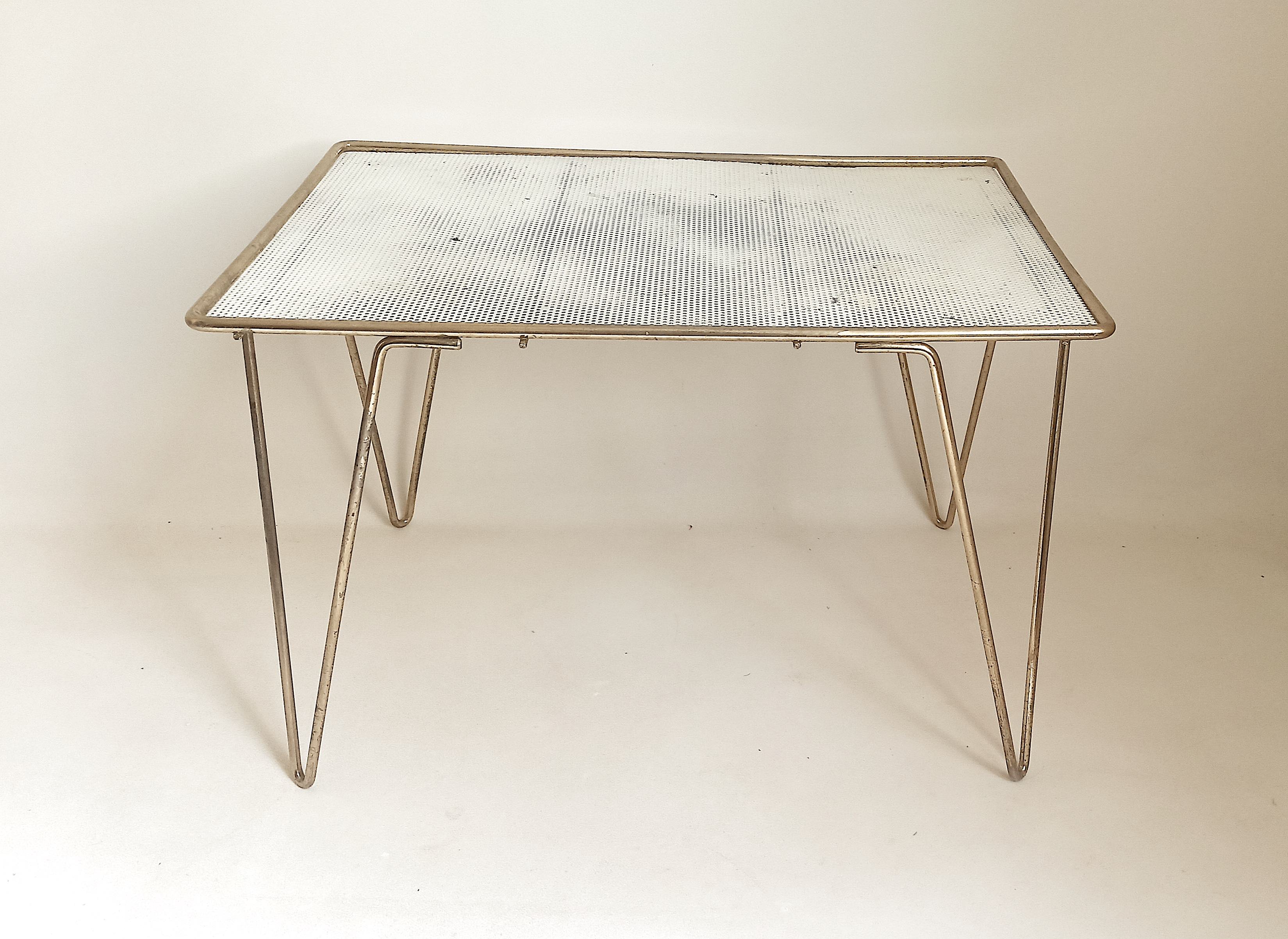 Coffee table gilded metal and white rigidule top 50
