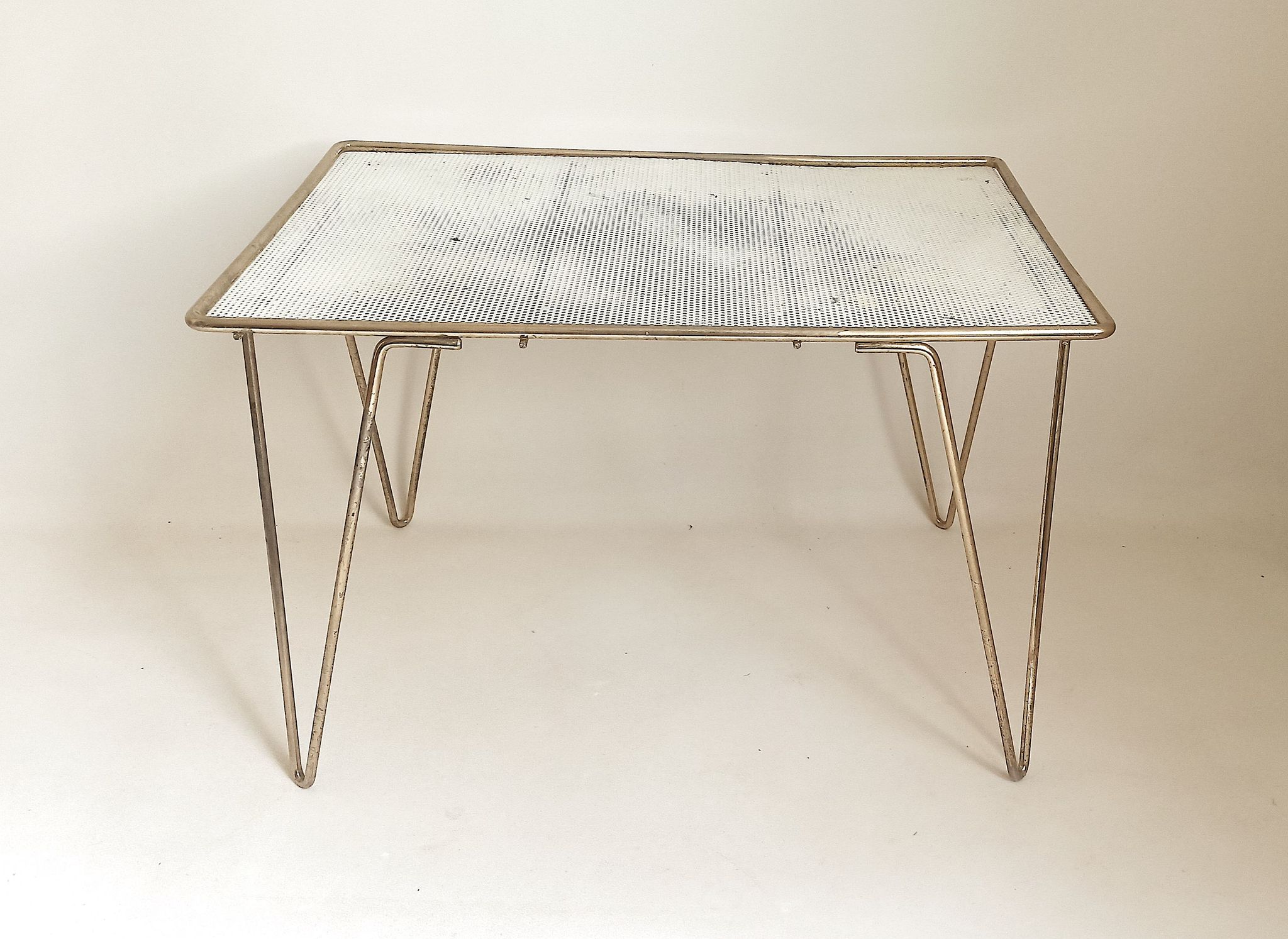 Coffee table gilded metal and white rigidule top 50