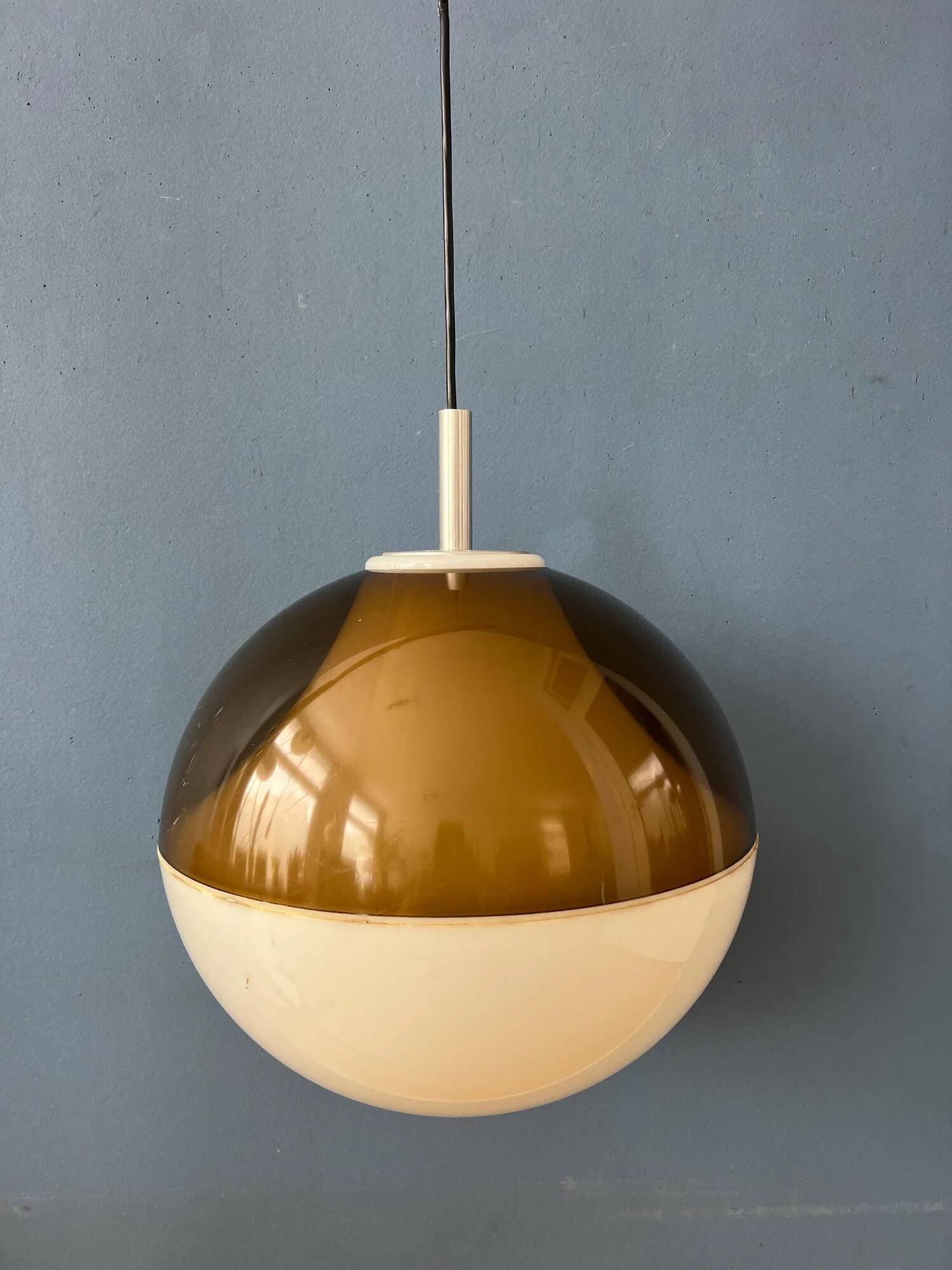 Vintage space-age style plexiglass pendant lamp