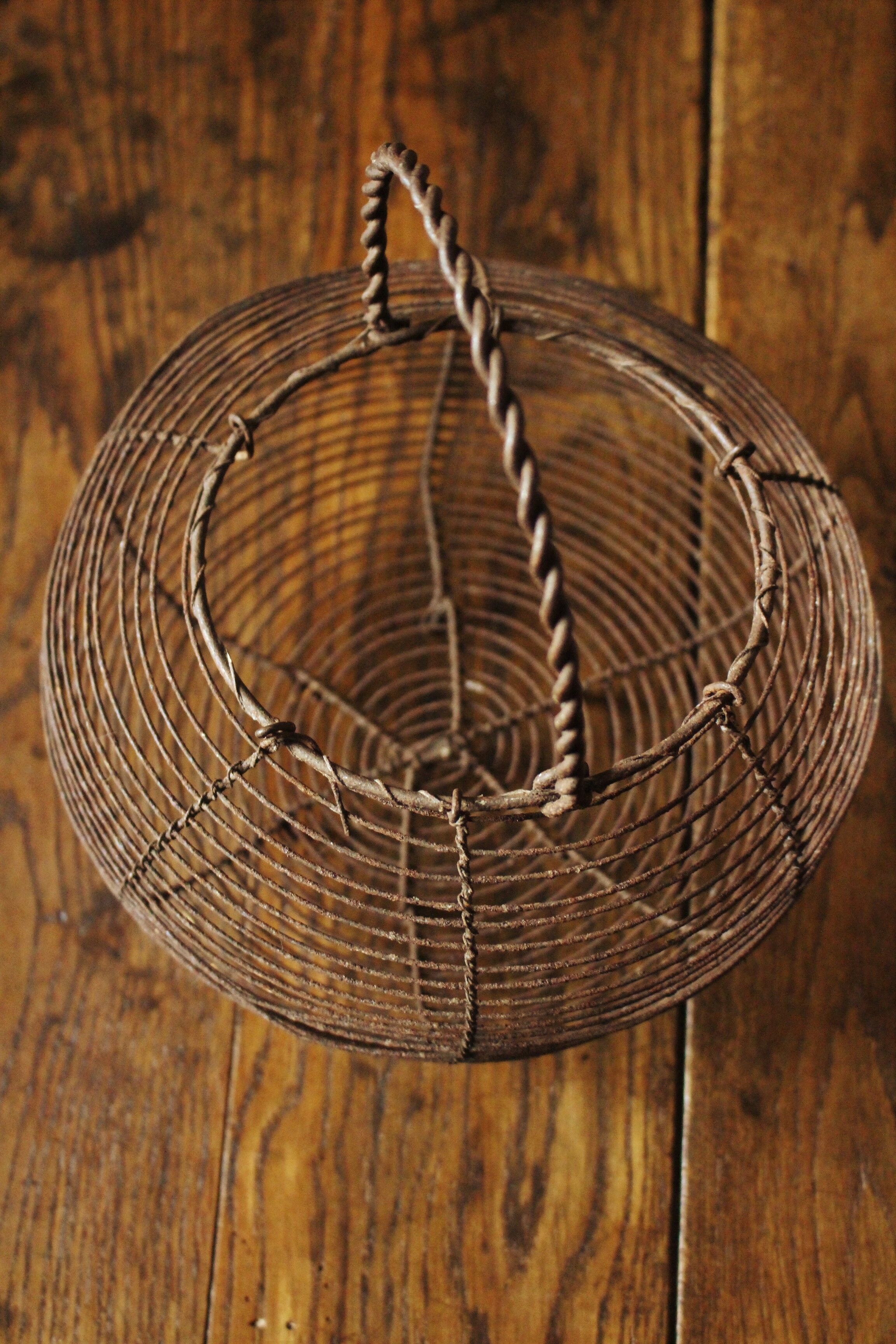 Wire salad basket