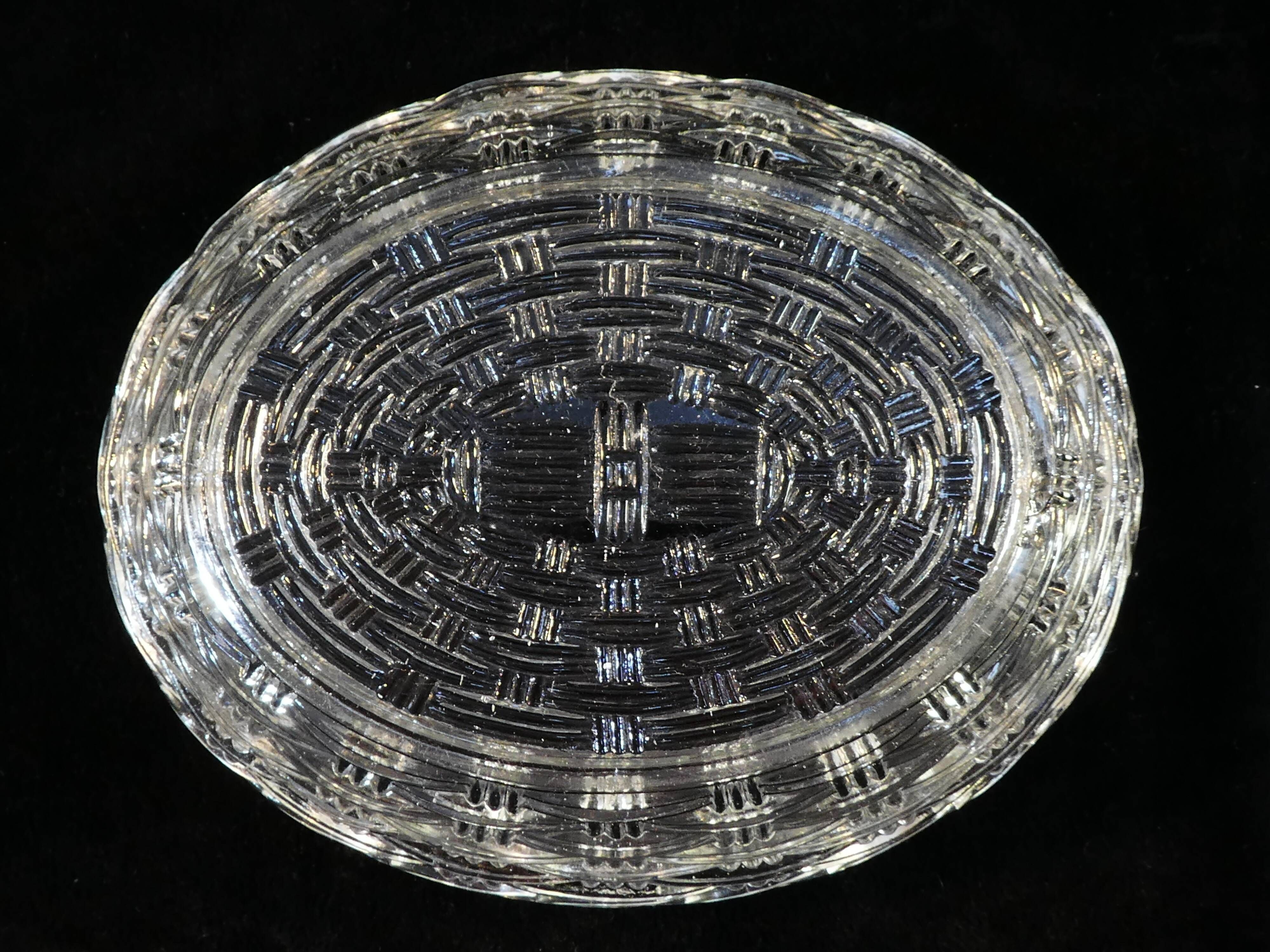 Large hen bonbonniere glass box style portieux vallerysthal