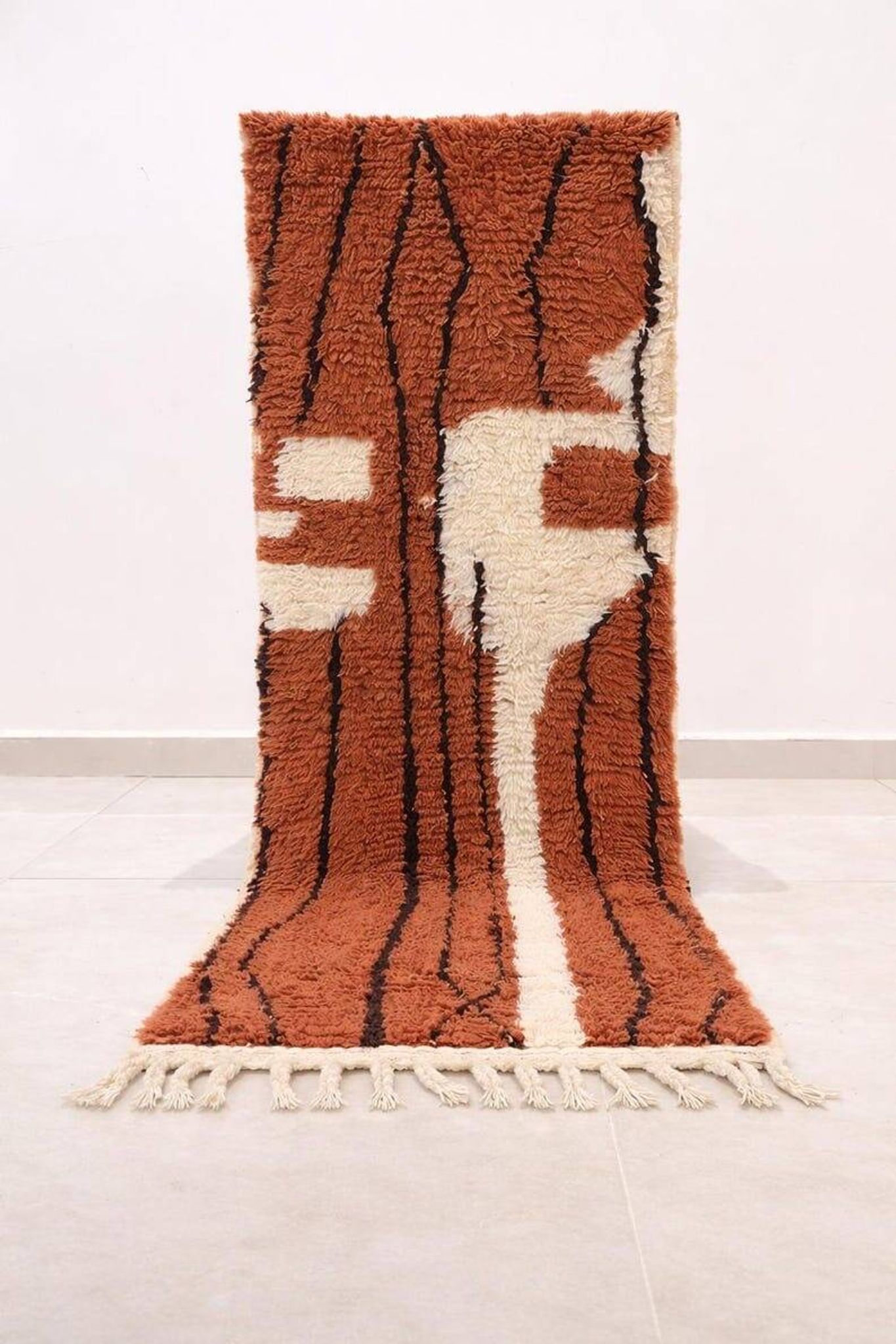 Handmade pure wool rug, size 1.5/2.5 m.