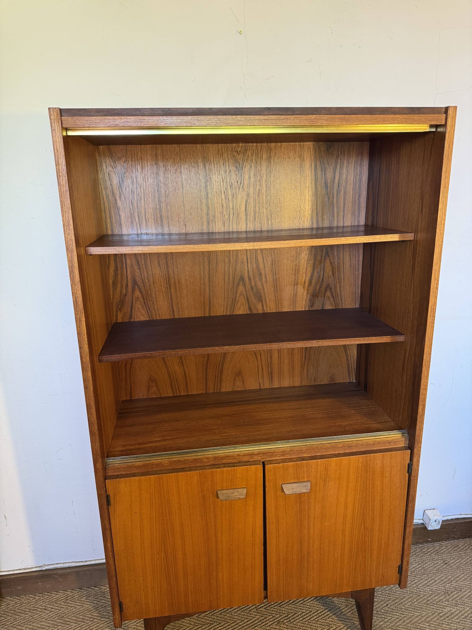 Vintage Scandinavian style sideboard in teak veneer and teak.