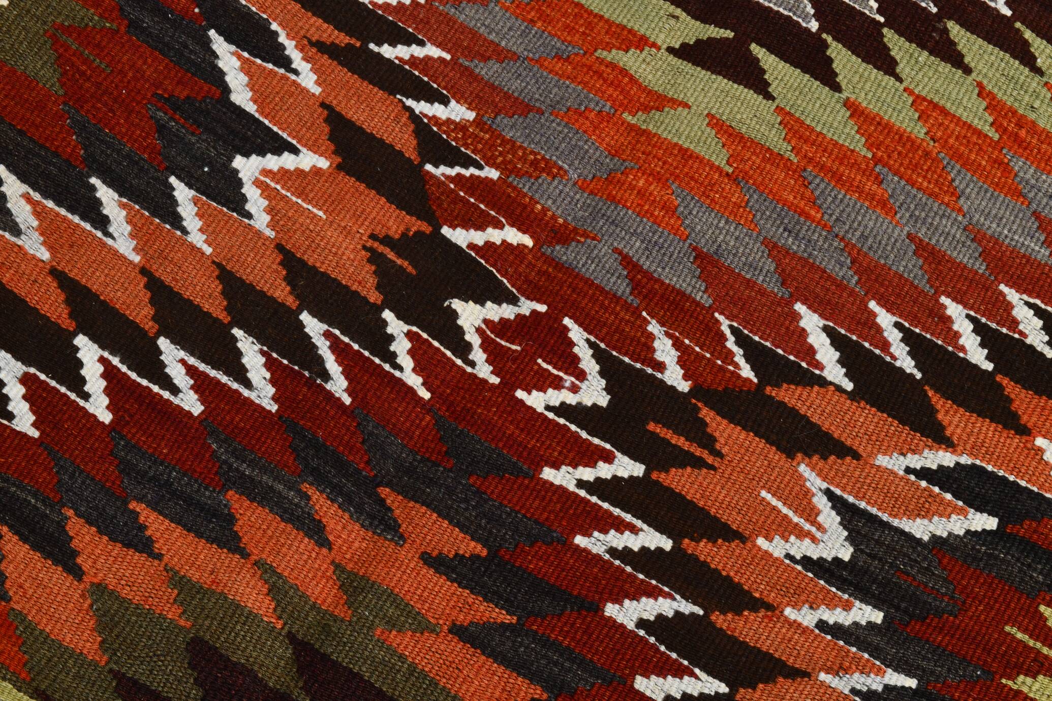 Tapis Kilim vintage géométrique rouge et vert
