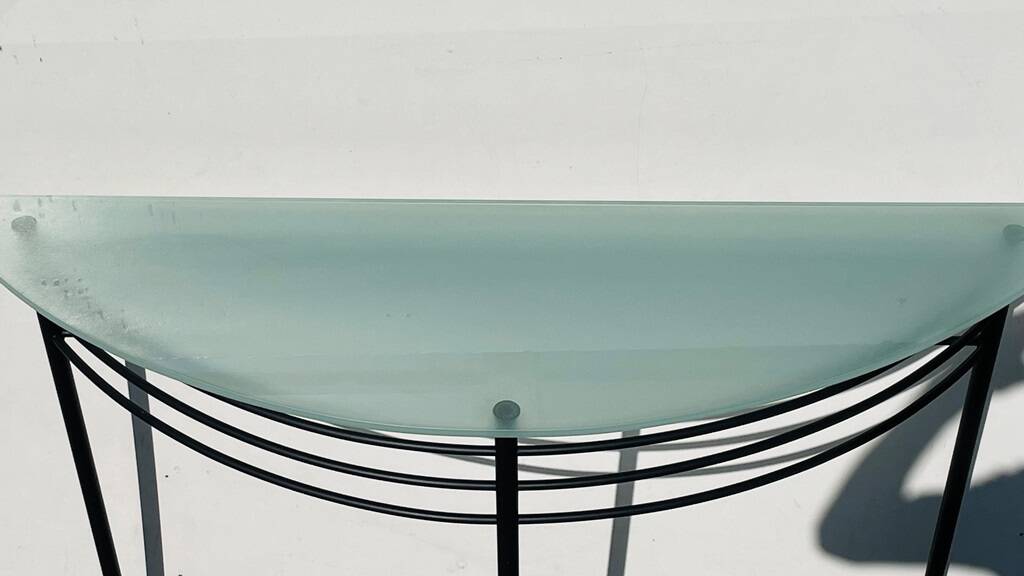 Console style Post-Modern. Vintage 90s.