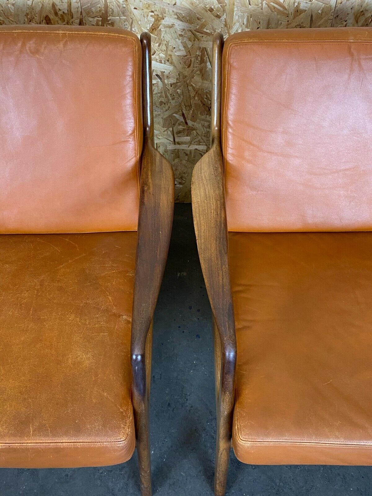 Paire de fauteuils 1970